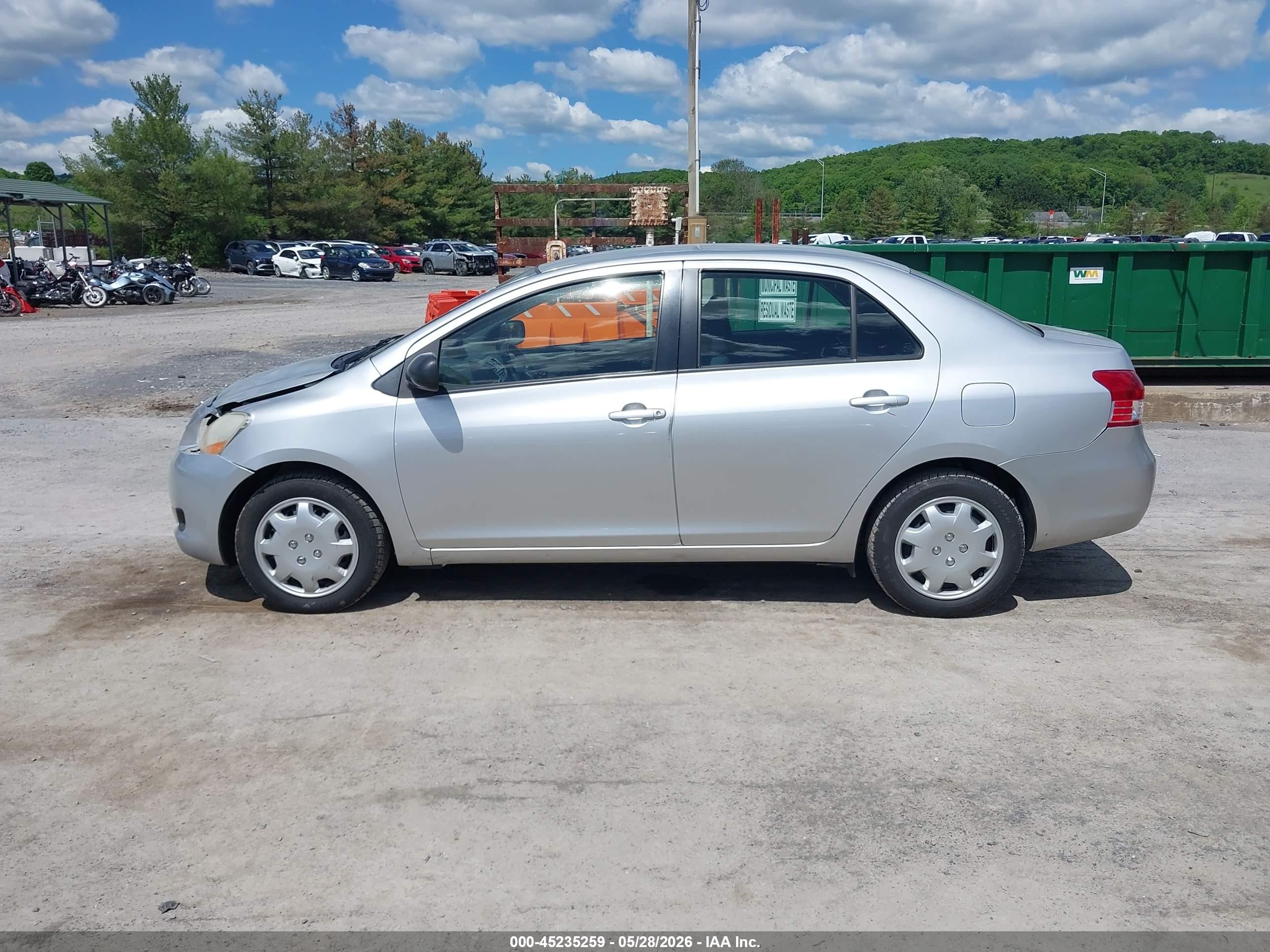 2012 Toyota Yaris Silver vin: JTDBT4K34CL012105