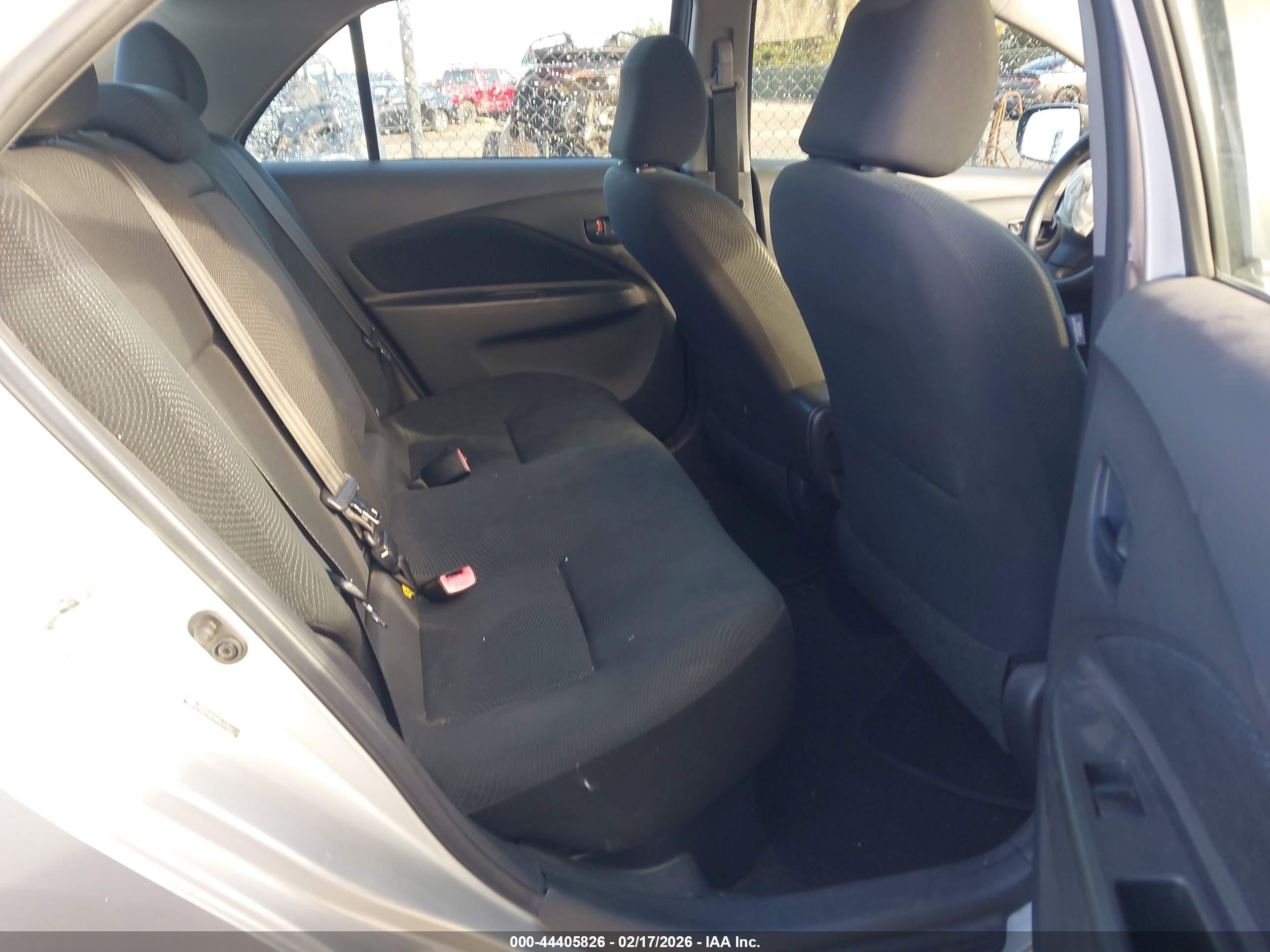 2012 Toyota Yaris   Silver vin: JTDBT4K34CL030913