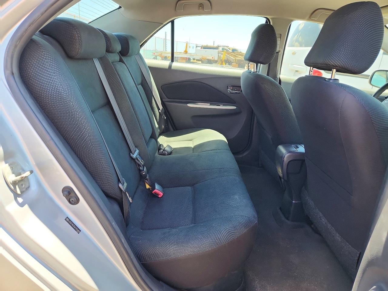 2010 Toyota Yaris Base Silver vin: JTDBT4K35A1356406