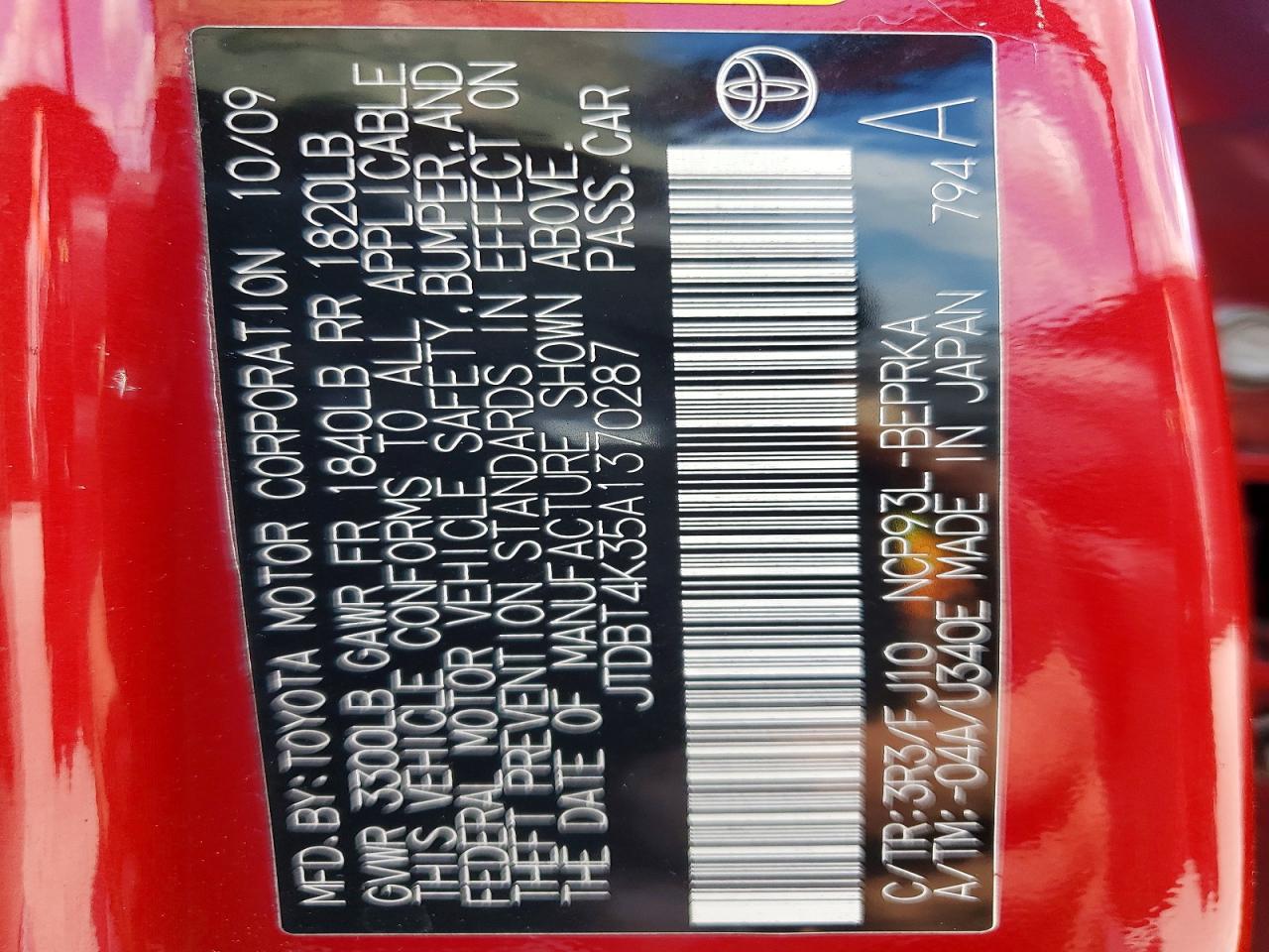 2010 Toyota Yaris Base Red vin: JTDBT4K35A1370287