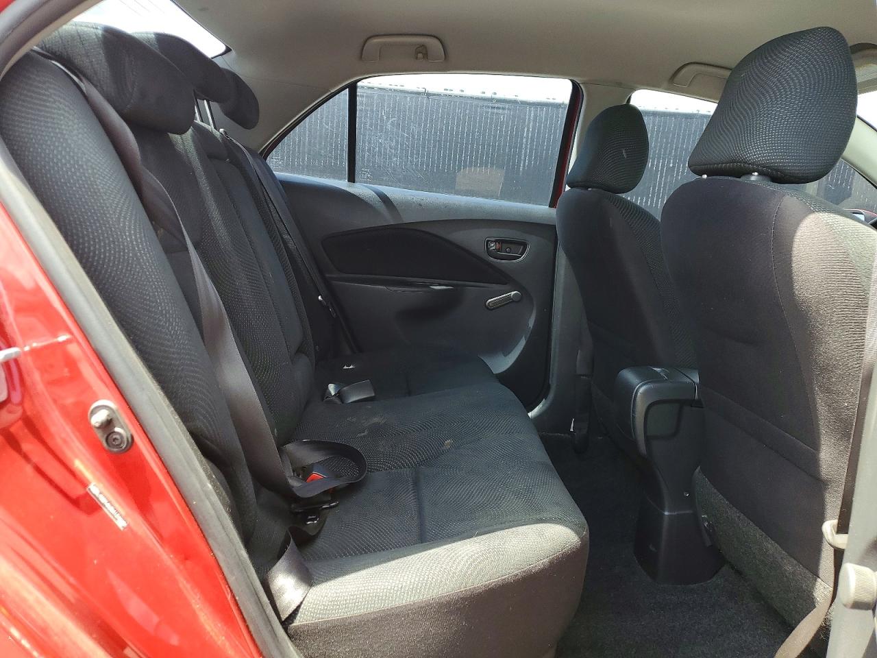 2010 Toyota Yaris Base Red vin: JTDBT4K35A1370287