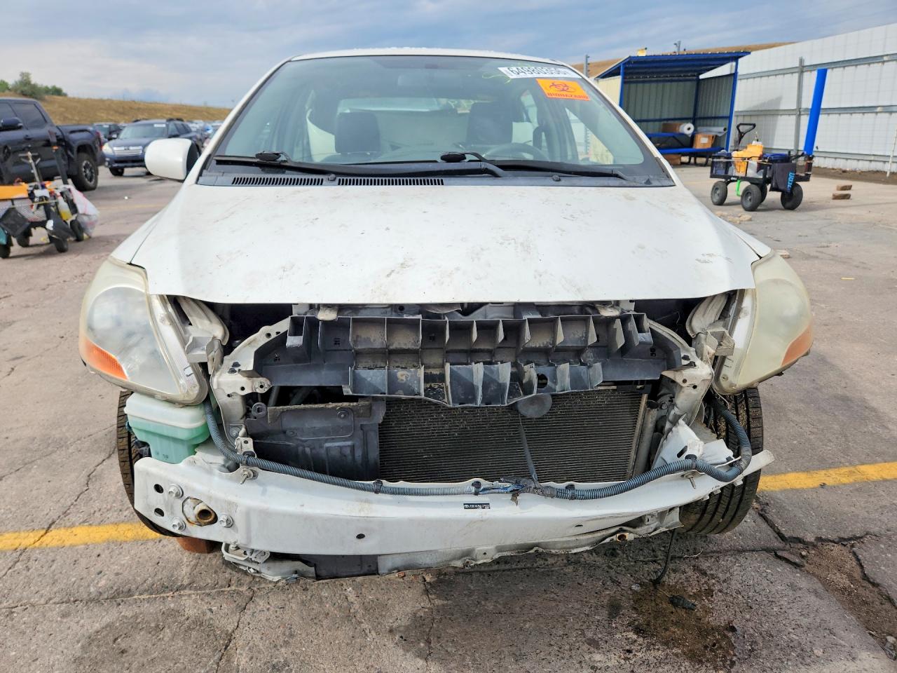 2010 Toyota Yaris Base Белый vin: JTDBT4K35A1375022