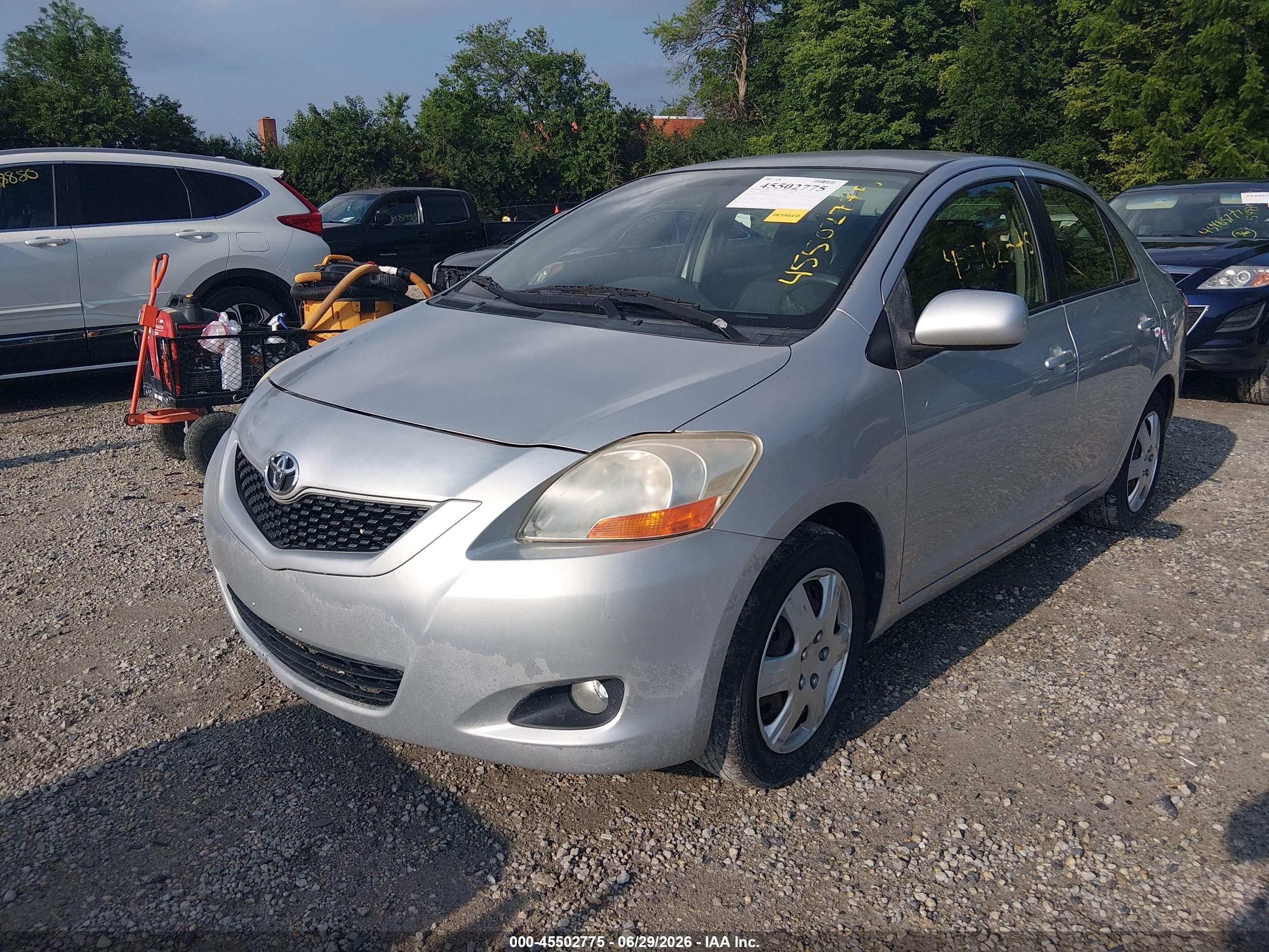 2010 Toyota Yaris   Silver vin: JTDBT4K35A4066696