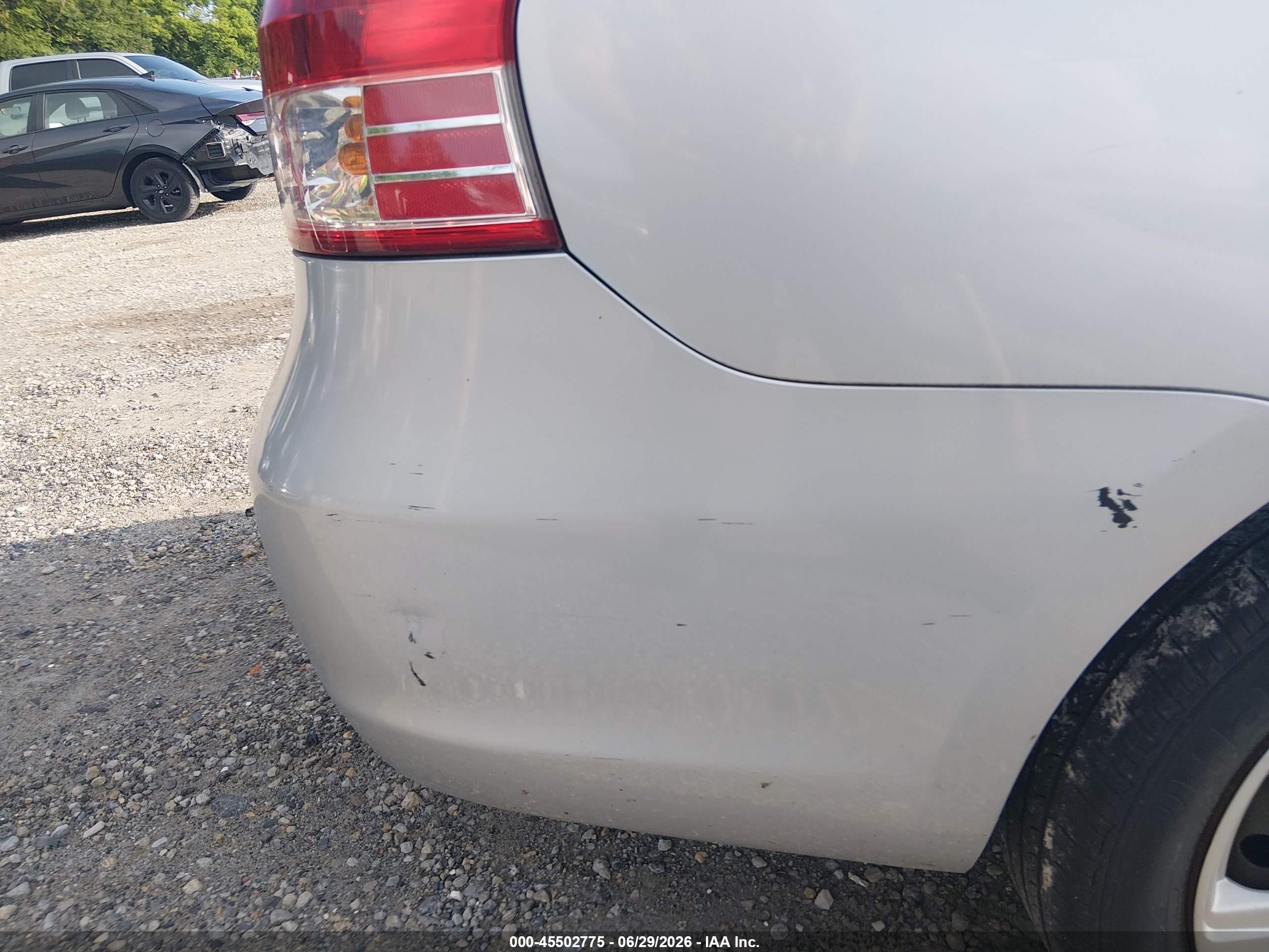 2010 Toyota Yaris   Silver vin: JTDBT4K35A4066696