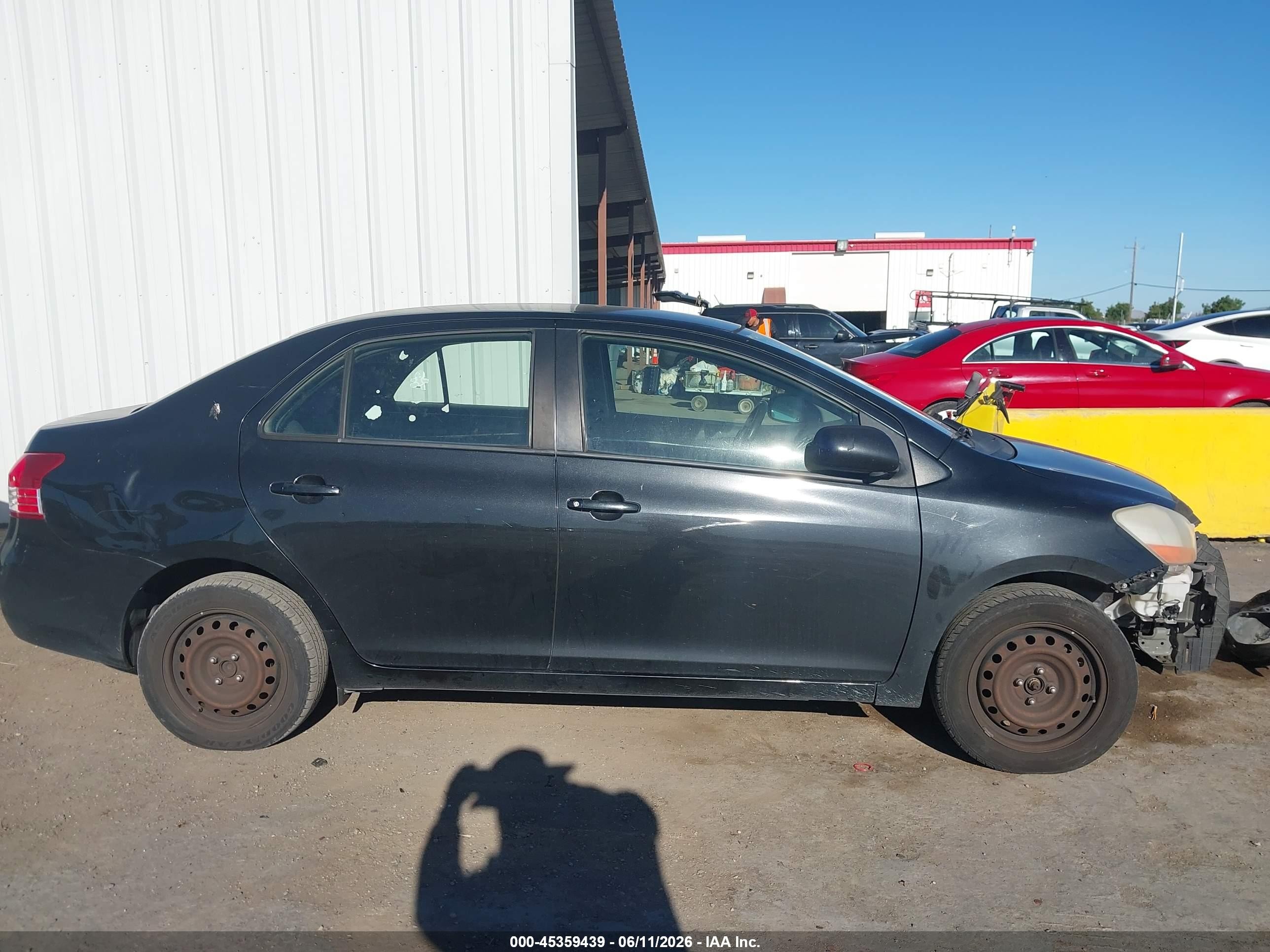 2010 Toyota Yaris   Gray vin: JTDBT4K35A4076824
