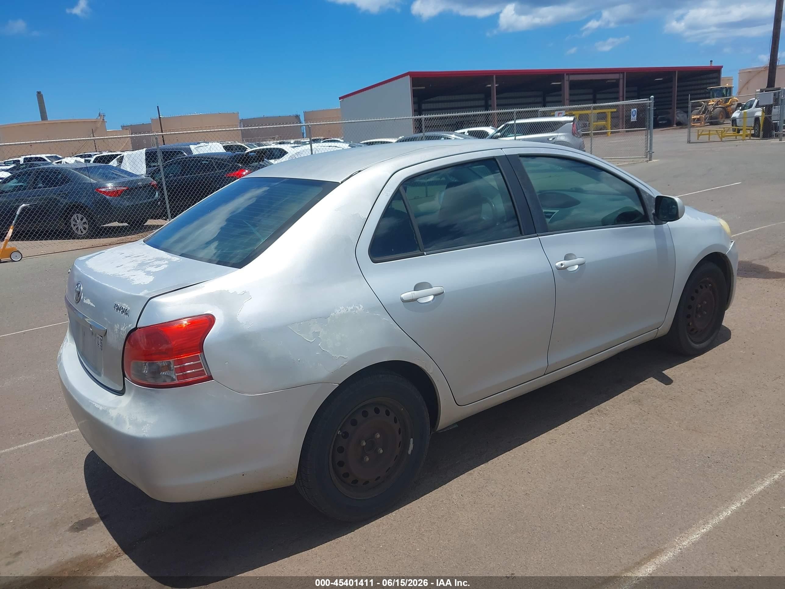 2011 Toyota Yaris   Silver vin: JTDBT4K35B4082897