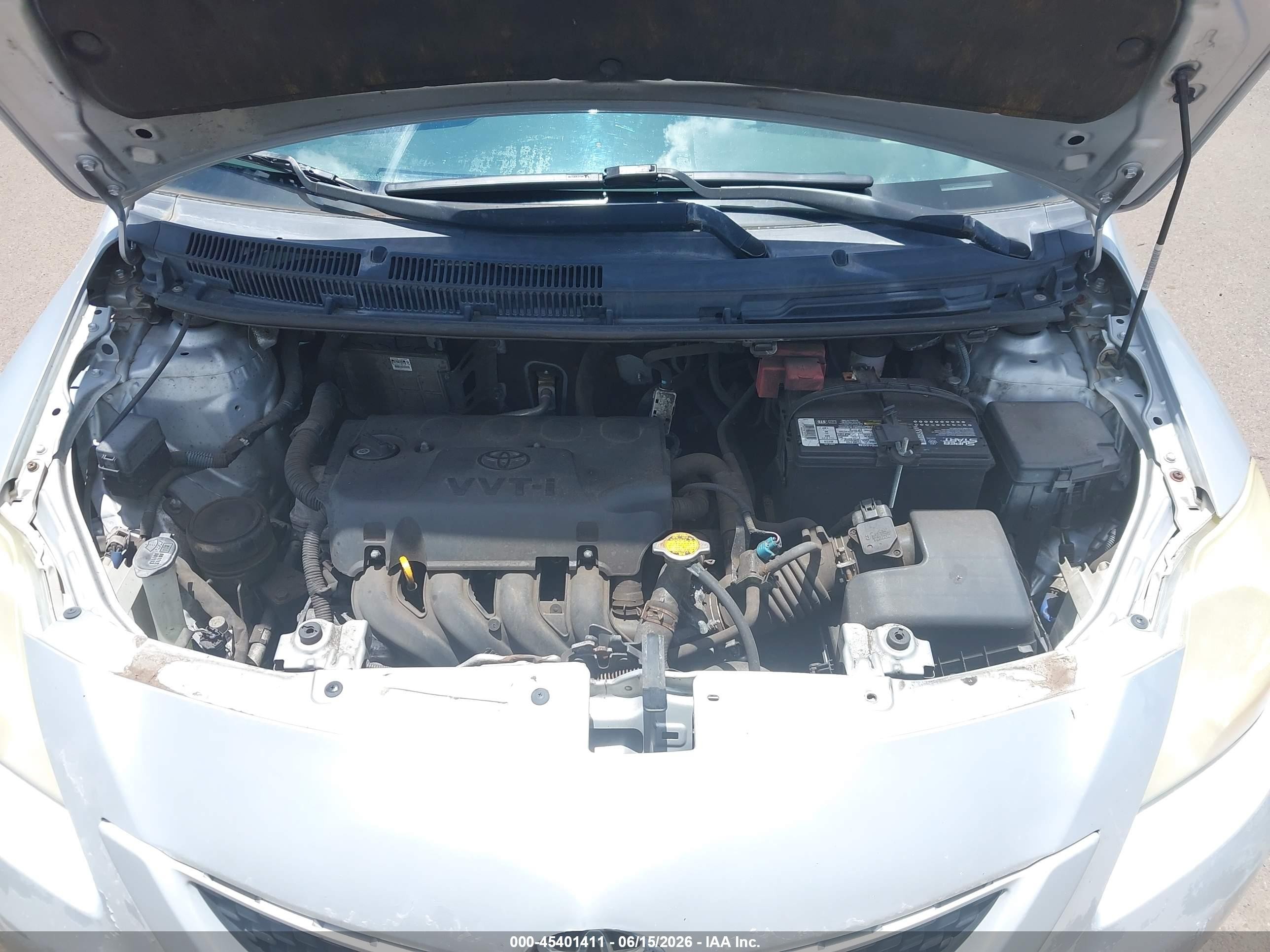 2011 Toyota Yaris   Silver vin: JTDBT4K35B4082897