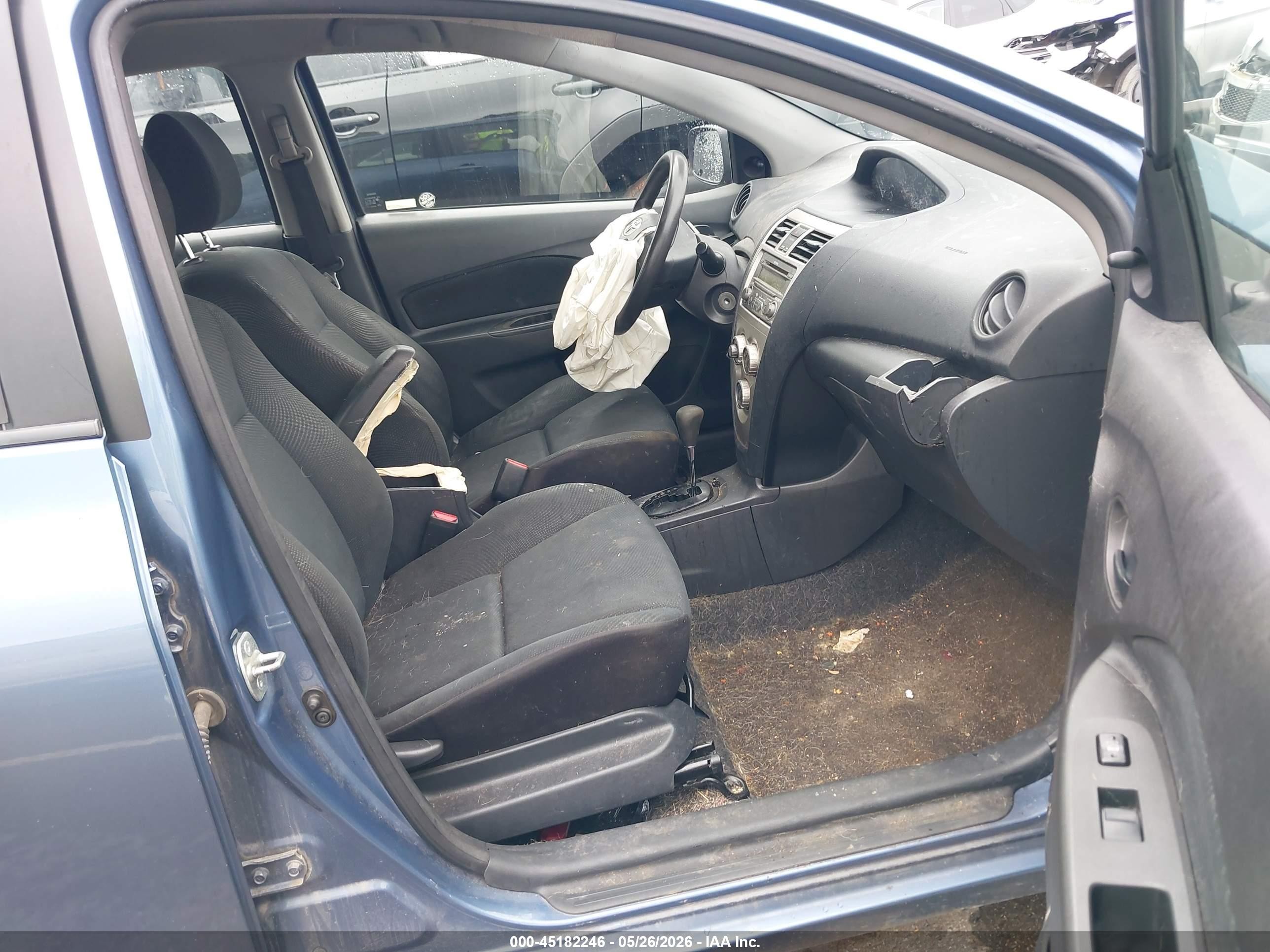 2012 Toyota Yaris   Blue vin: JTDBT4K35CL020651