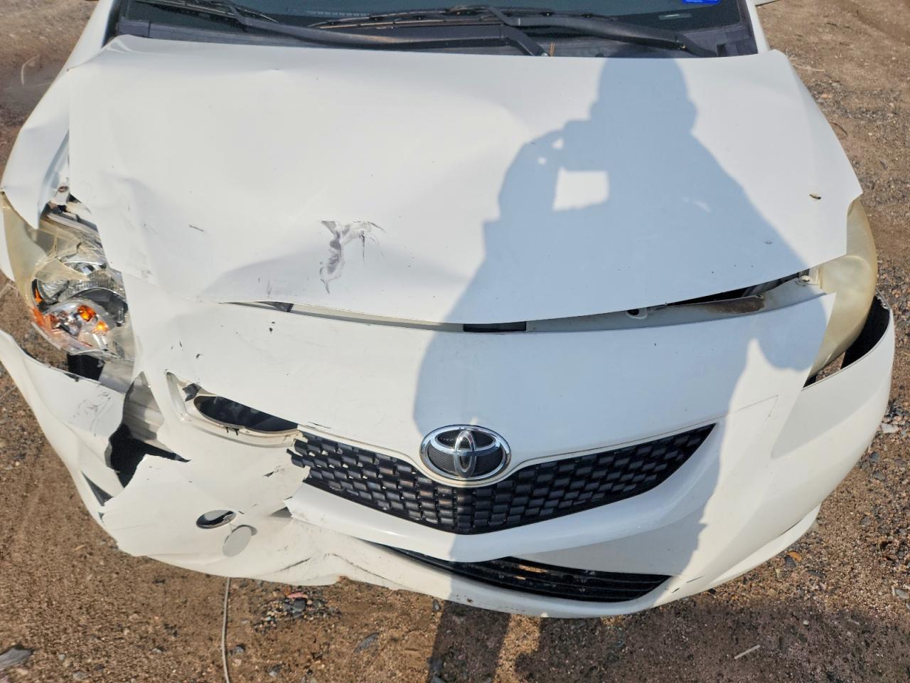2012 Toyota Yaris Fleet White vin: JTDBT4K35CL020827