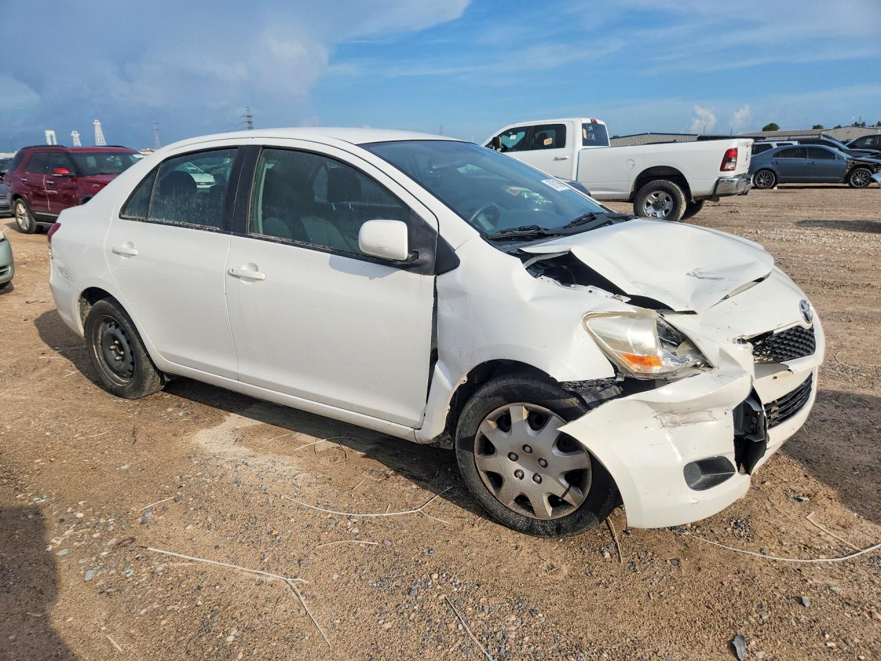 2012 Toyota Yaris Fleet White vin: JTDBT4K35CL020827