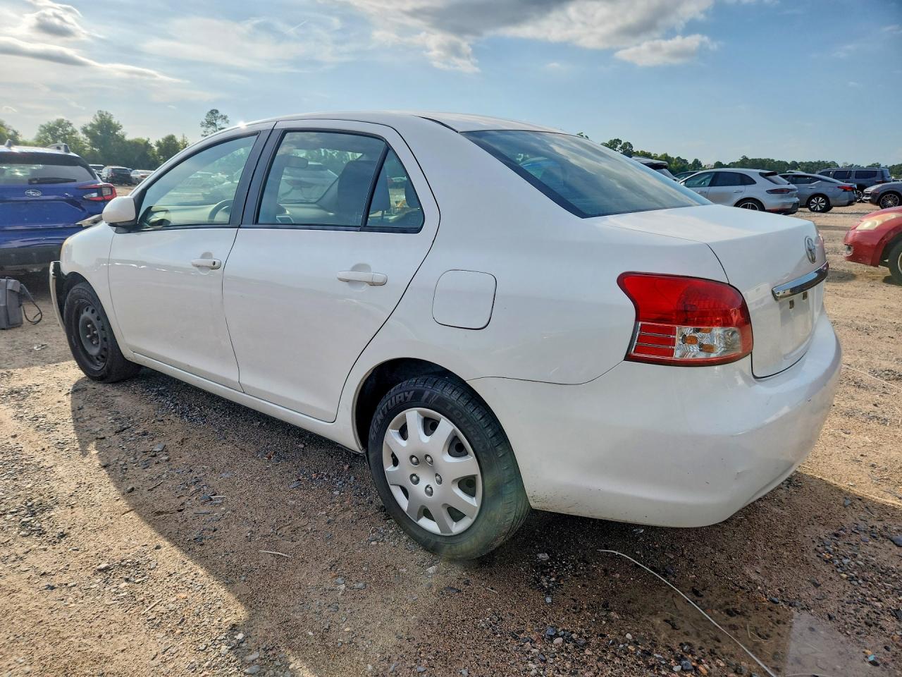 2012 Toyota Yaris Fleet White vin: JTDBT4K35CL020827