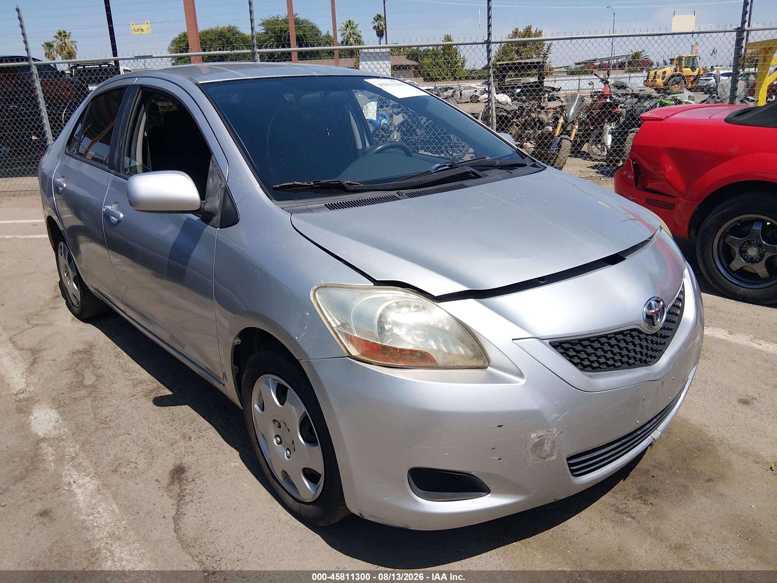 2012 Toyota Yaris   Silver vin: JTDBT4K35CL030385
