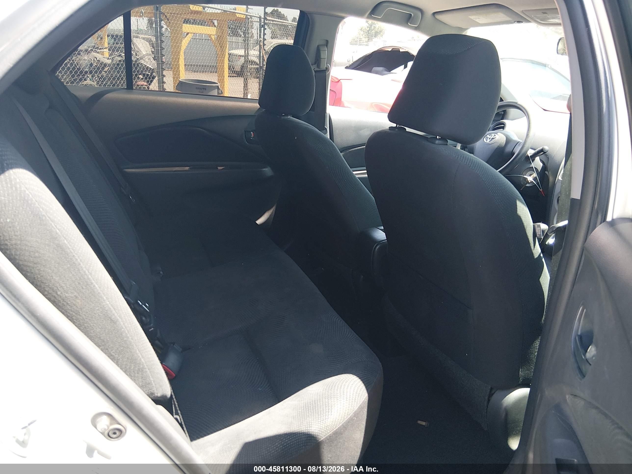 2012 Toyota Yaris   Silver vin: JTDBT4K35CL030385