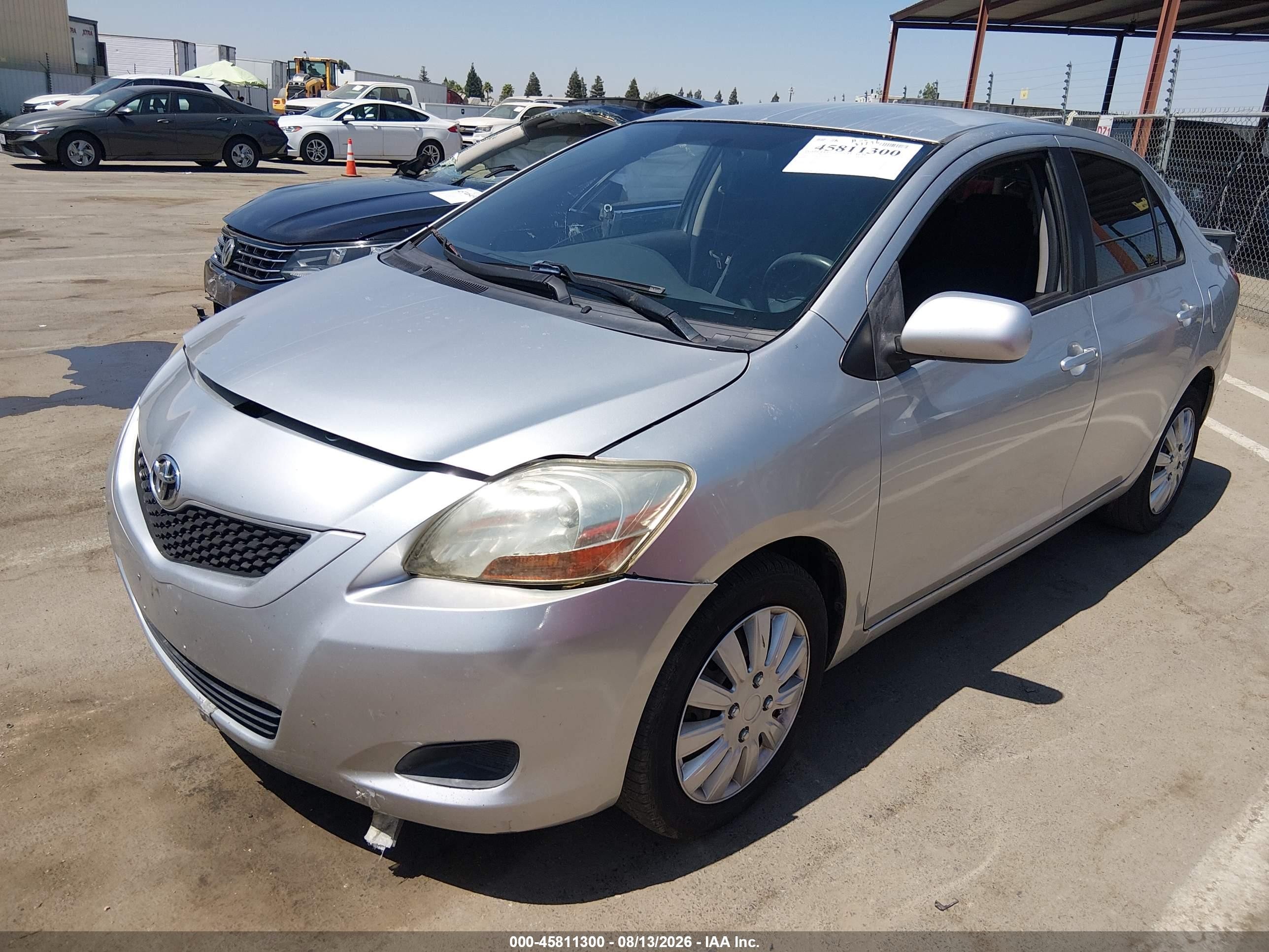 2012 Toyota Yaris   Silver vin: JTDBT4K35CL030385