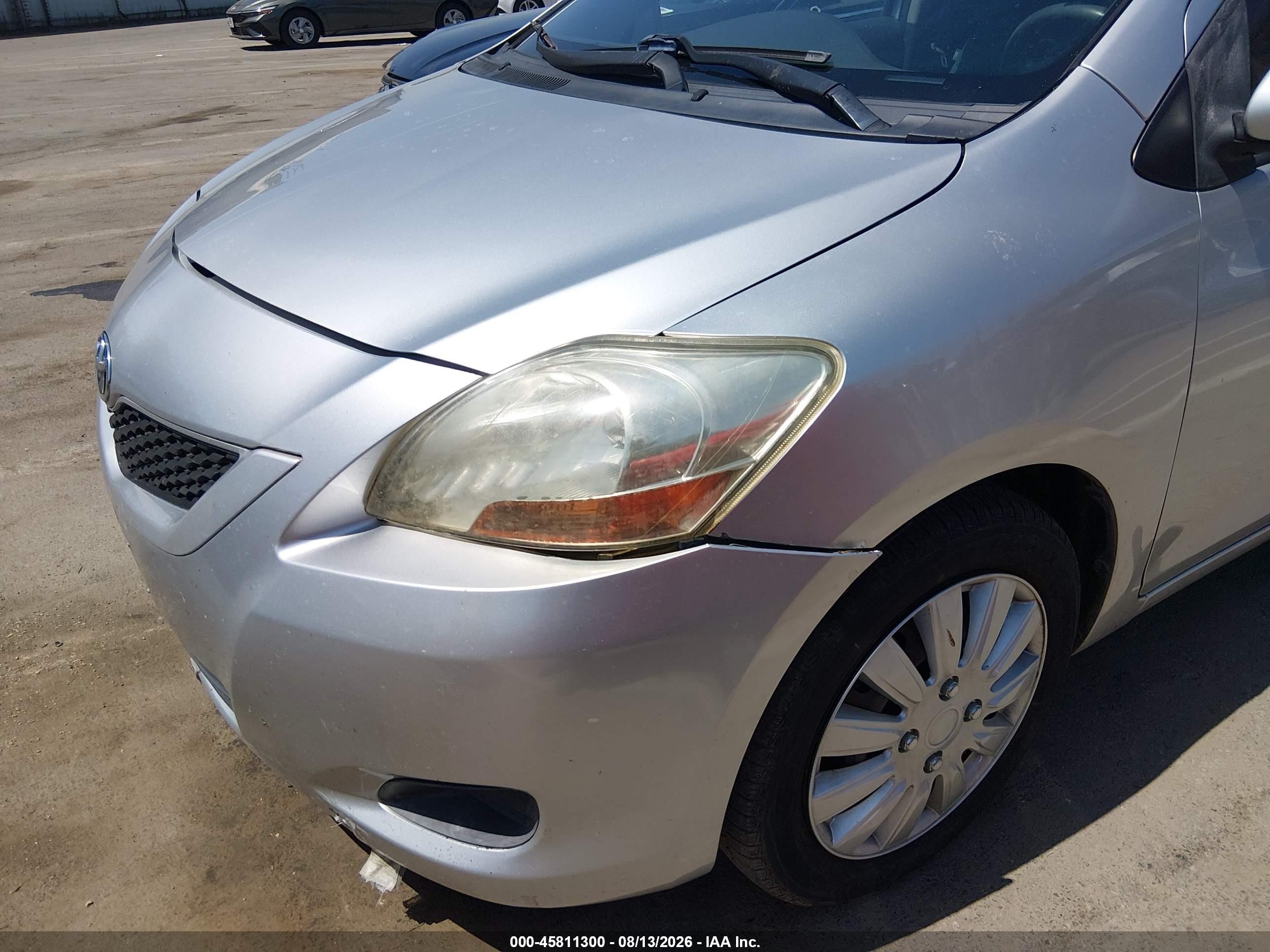 2012 Toyota Yaris   Silver vin: JTDBT4K35CL030385