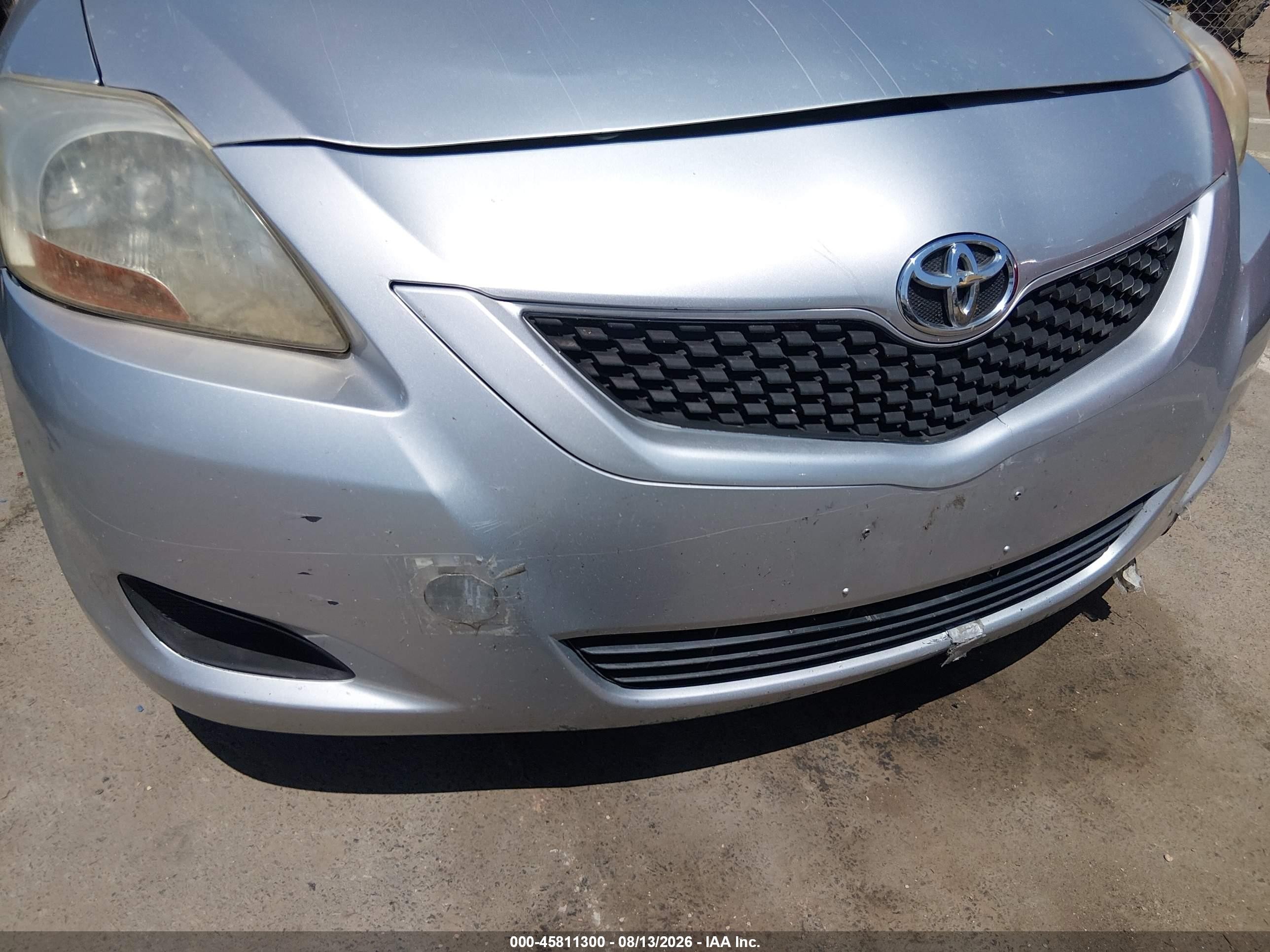 2012 Toyota Yaris   Silver vin: JTDBT4K35CL030385