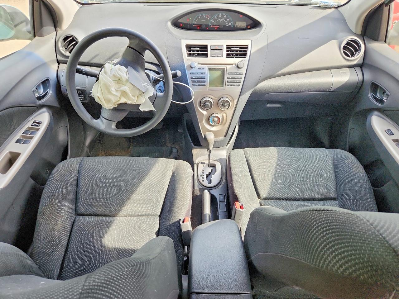 2010 Toyota Yaris Base Teal vin: JTDBT4K36A1358777