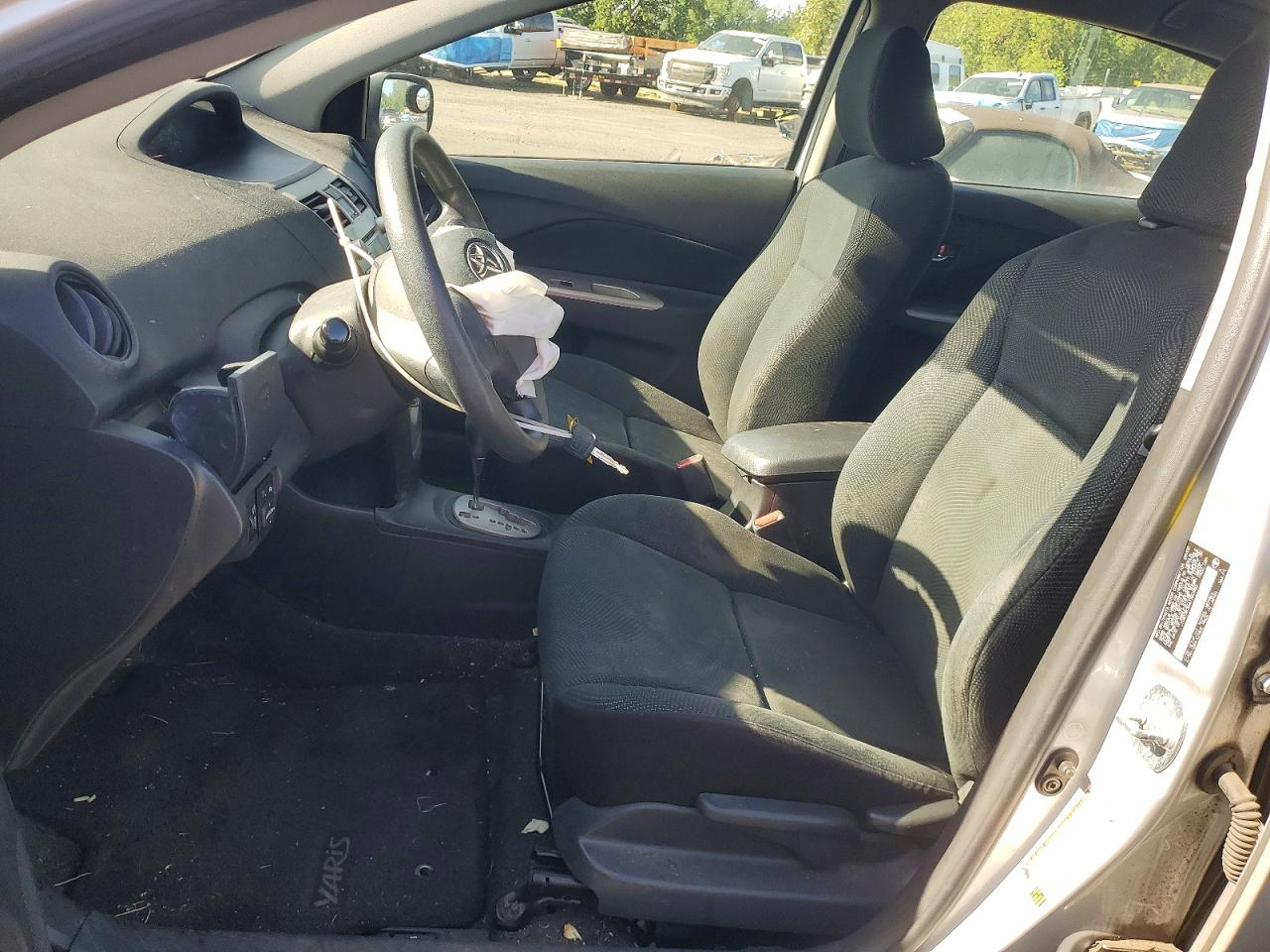 2010 Toyota Yaris Base Silver vin: JTDBT4K36A1360982