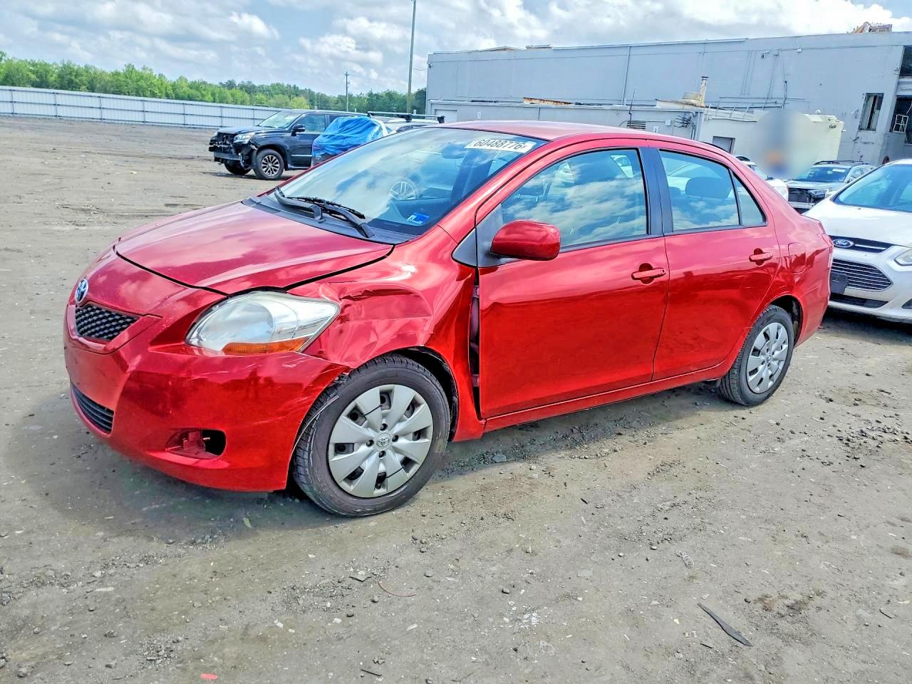 2010 Toyota Yaris Red vin: JTDBT4K36A1378642