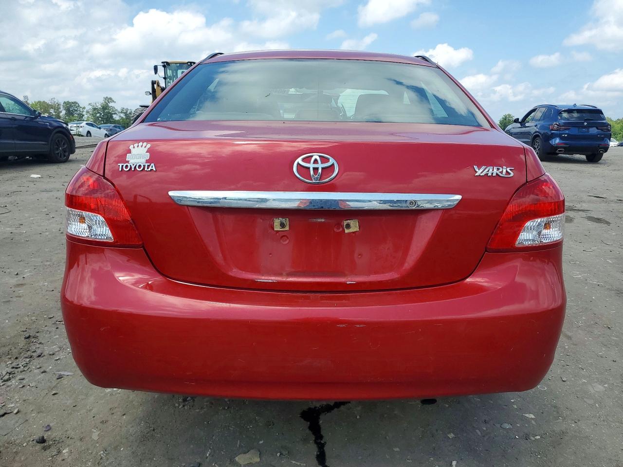2010 Toyota Yaris Red vin: JTDBT4K36A1378642
