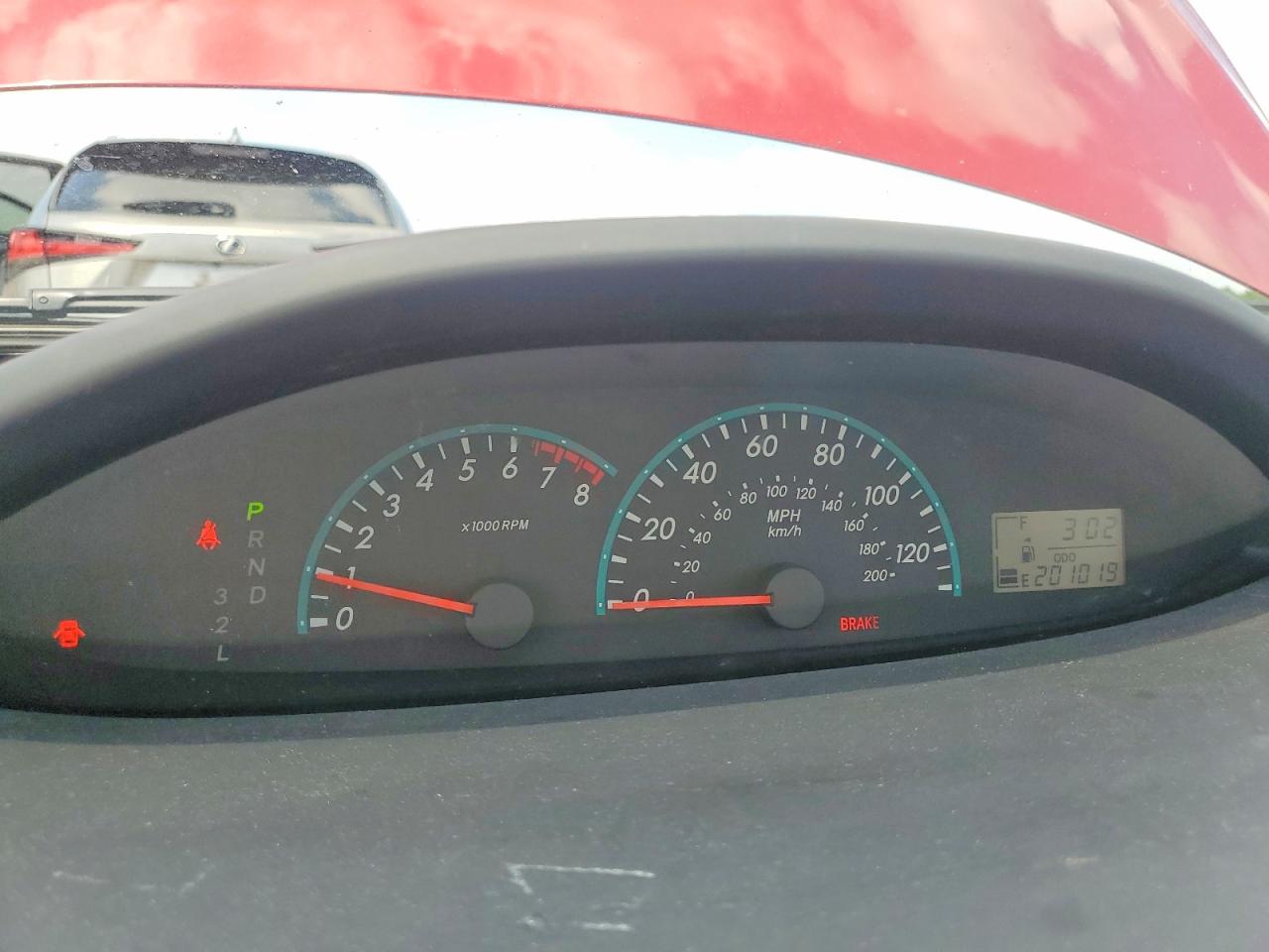 2010 Toyota Yaris Red vin: JTDBT4K36A1378642