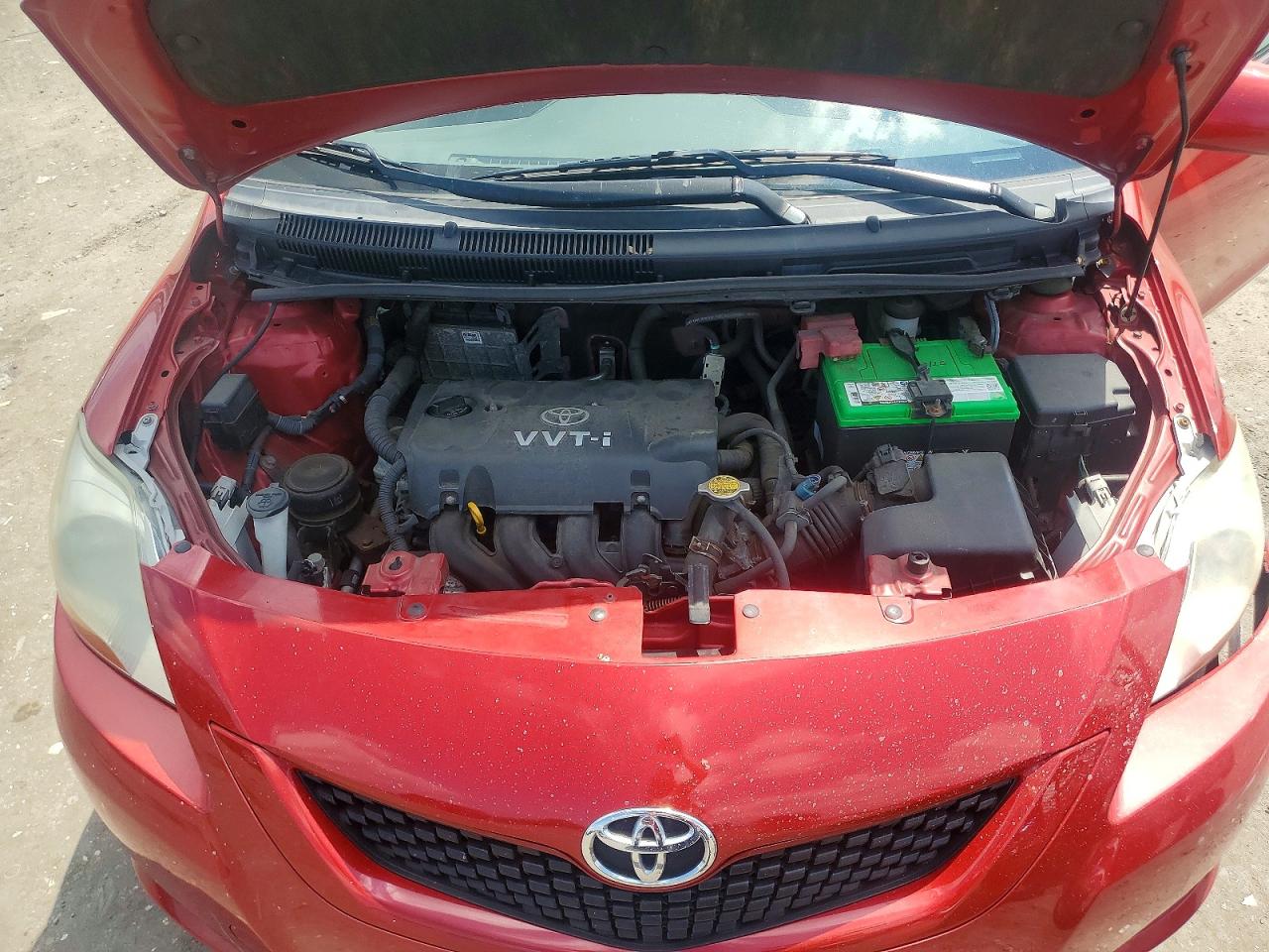 2010 Toyota Yaris Red vin: JTDBT4K36A1378642