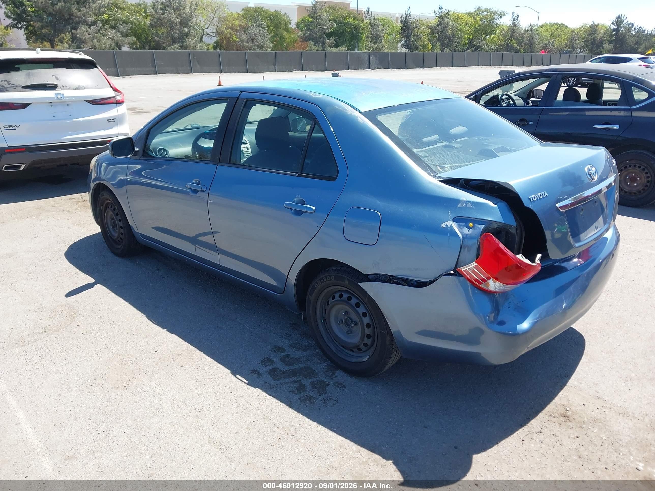 2010 Toyota Yaris   Синий vin: JTDBT4K36A1389186
