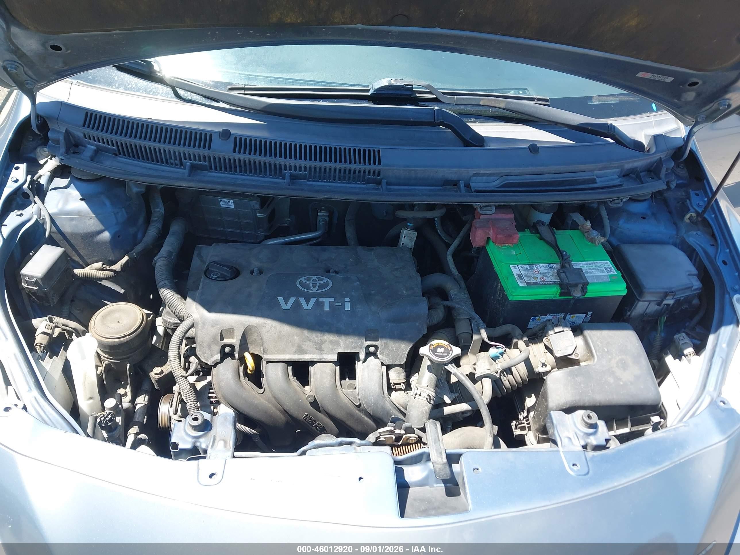 2010 Toyota Yaris   Синий vin: JTDBT4K36A1389186