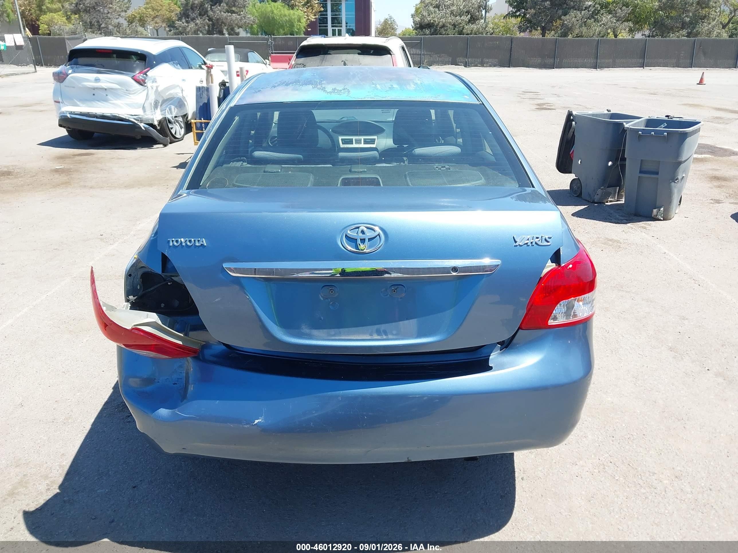 2010 Toyota Yaris   Синий vin: JTDBT4K36A1389186