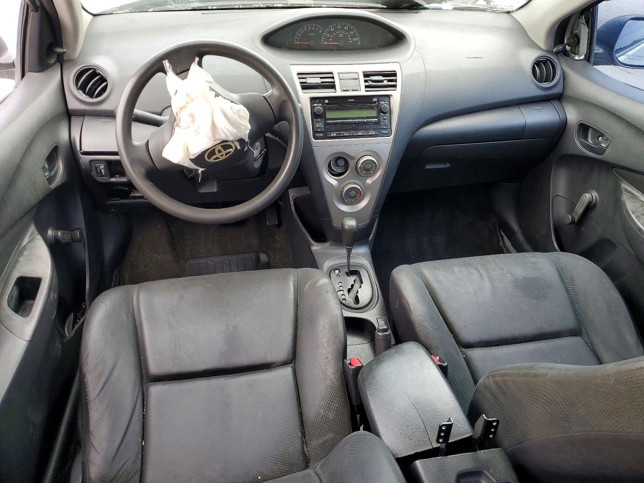 2010 Toyota Yaris Base Silver vin: JTDBT4K36A4074855