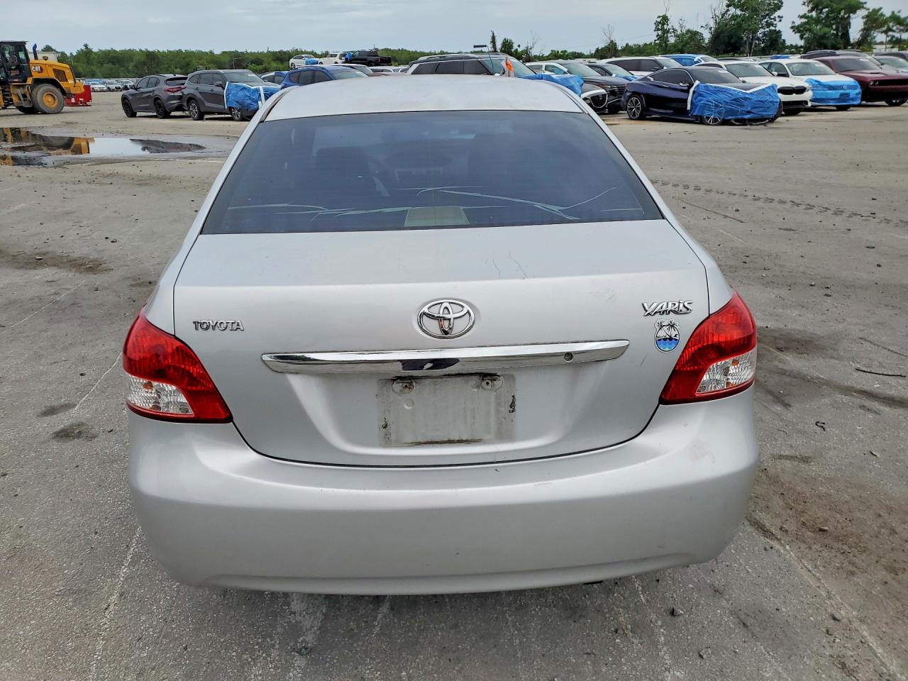 2010 Toyota Yaris Base Silver vin: JTDBT4K36A4074855