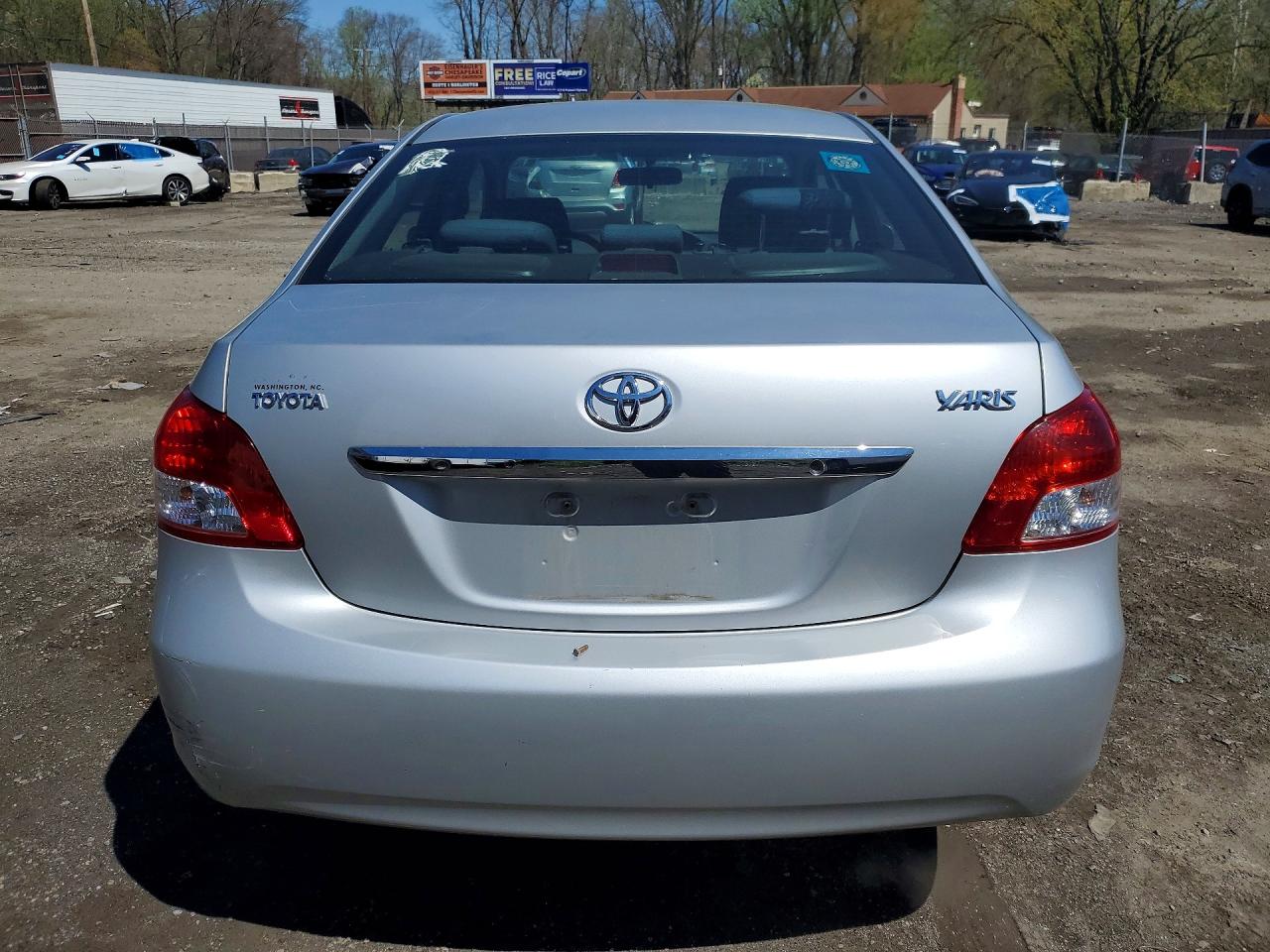 2010 Toyota Yaris Base Gray vin: JTDBT4K36A4078548