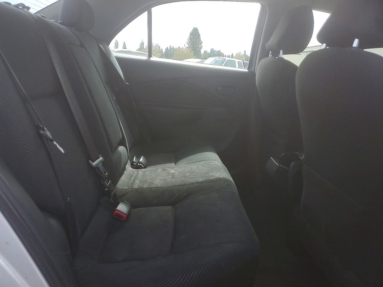 2011 Toyota Yaris Base Silver vin: JTDBT4K36B1407591