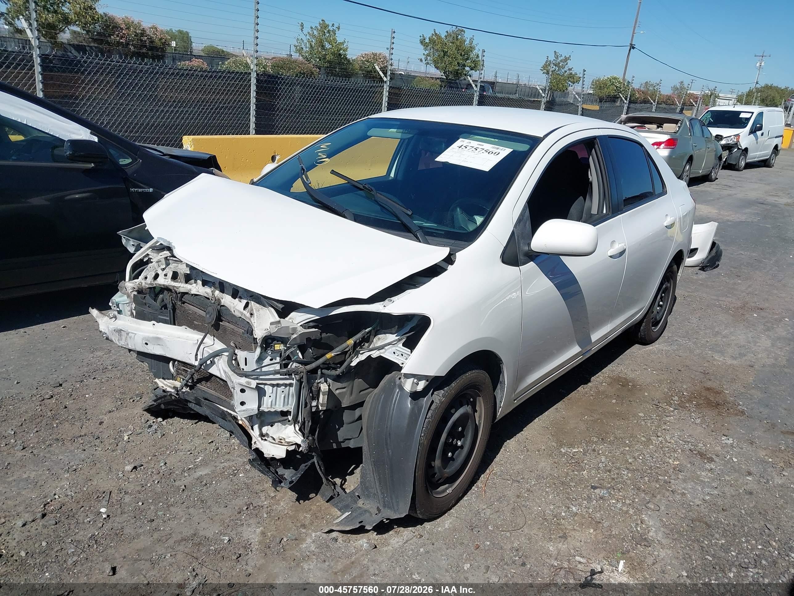 2012 Toyota Yaris   Белый vin: JTDBT4K36CL020254
