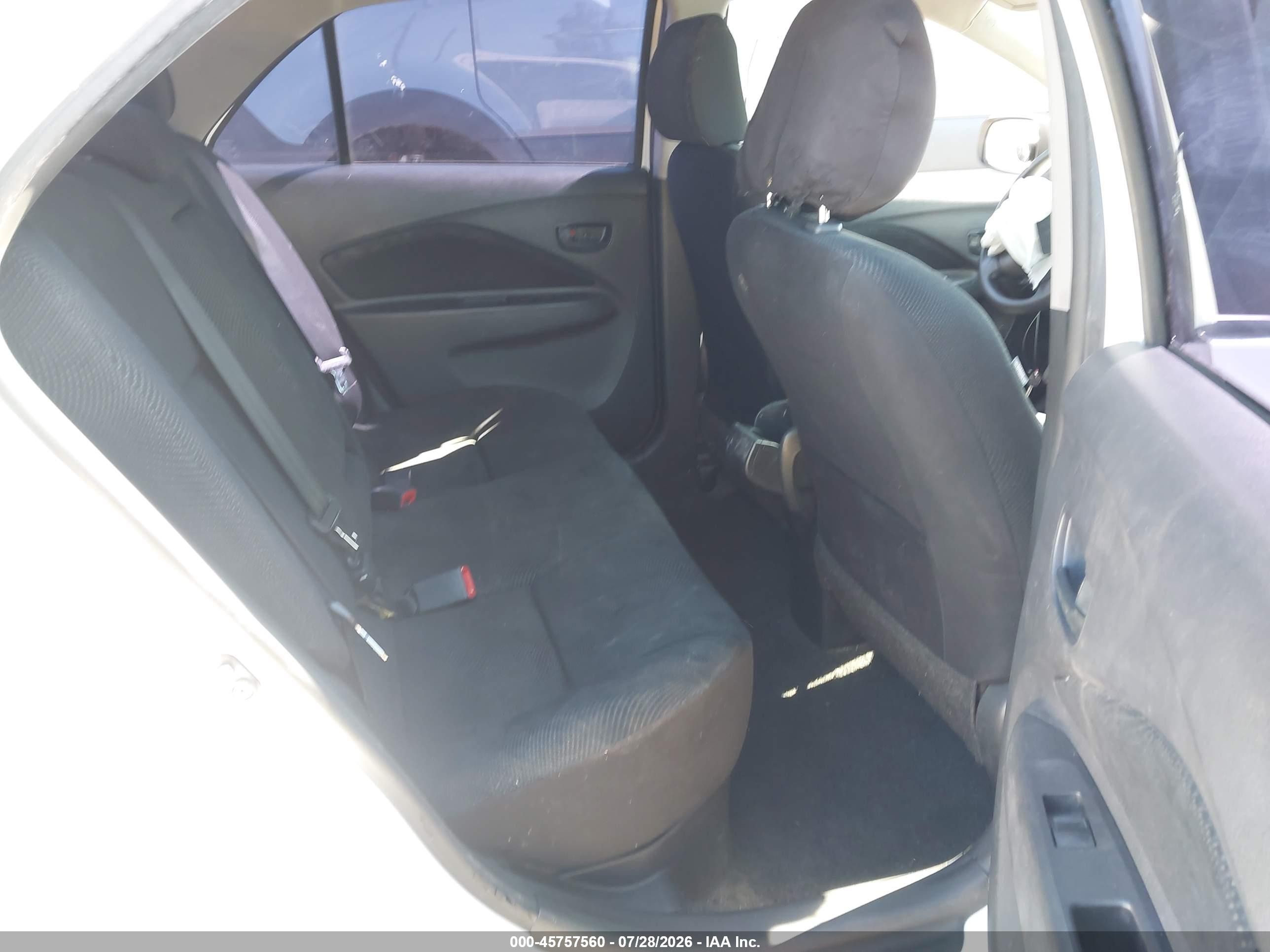 2012 Toyota Yaris   Белый vin: JTDBT4K36CL020254