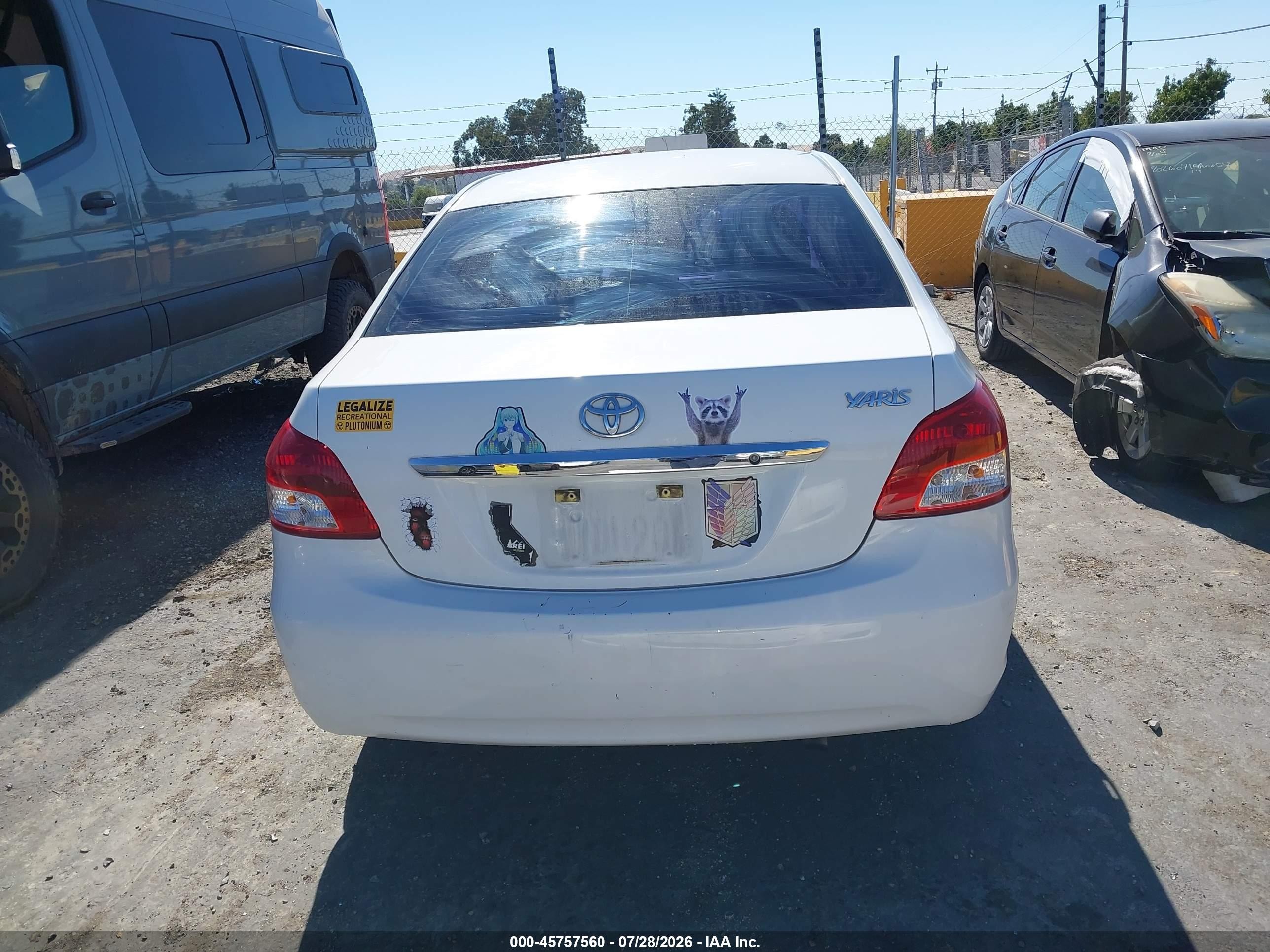 2012 Toyota Yaris   Белый vin: JTDBT4K36CL020254