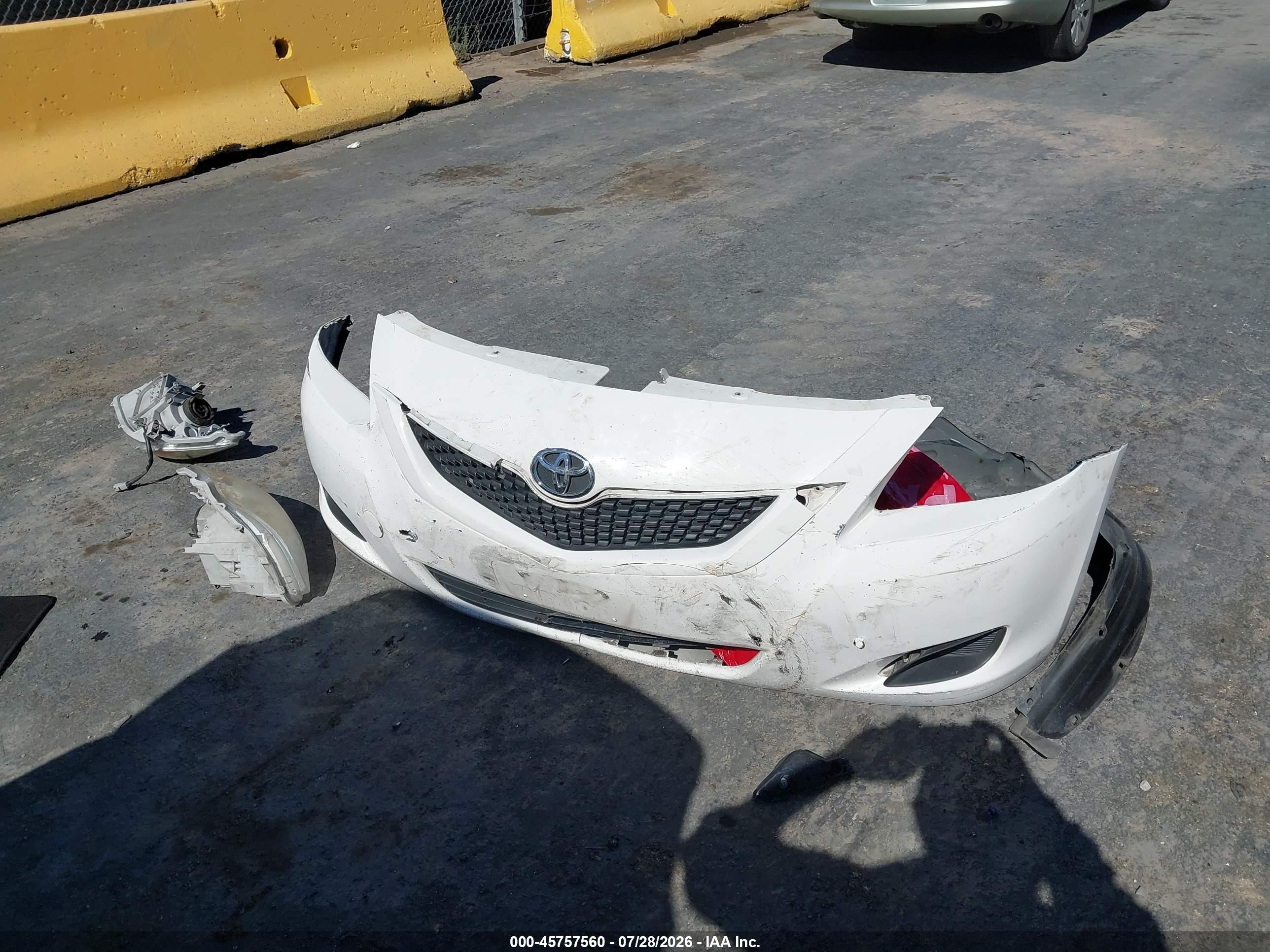 2012 Toyota Yaris   Белый vin: JTDBT4K36CL020254