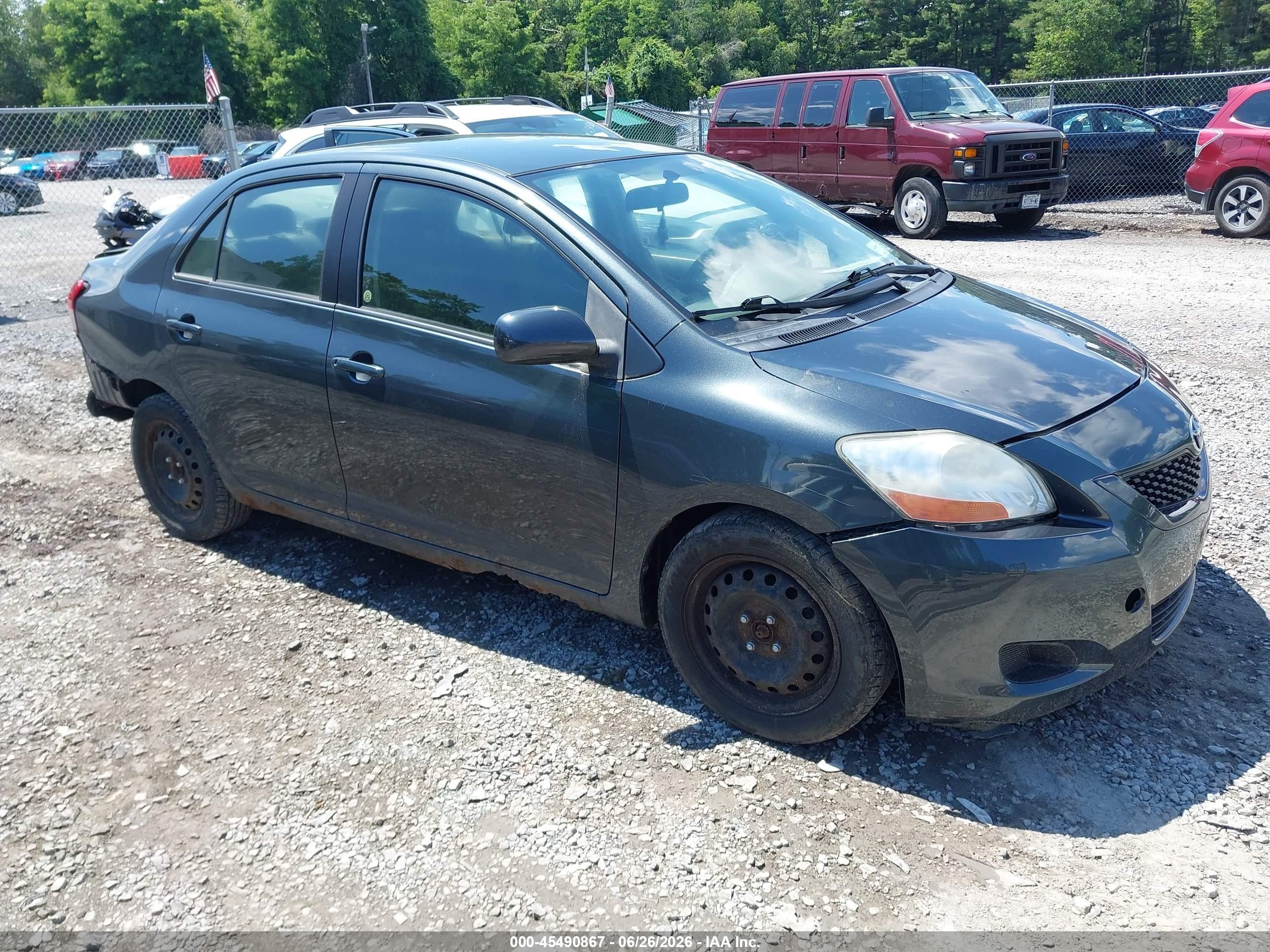 2010 Toyota Yaris   Gray vin: JTDBT4K37A1359419