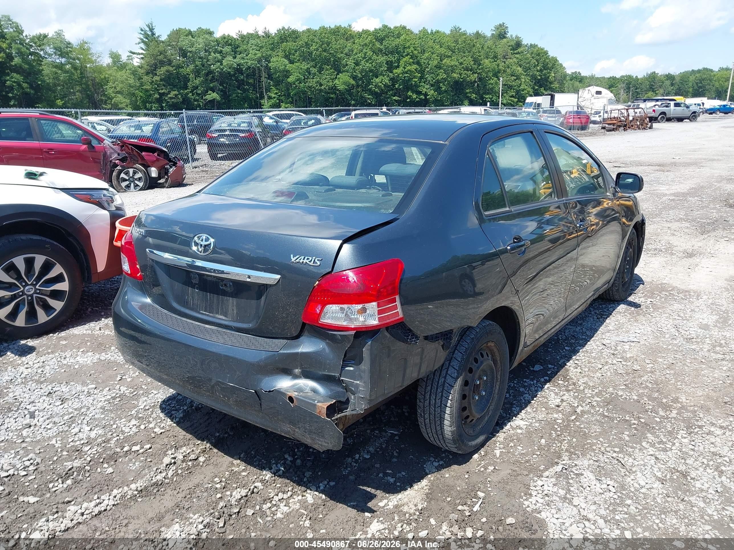 2010 Toyota Yaris   Серый vin: JTDBT4K37A1359419