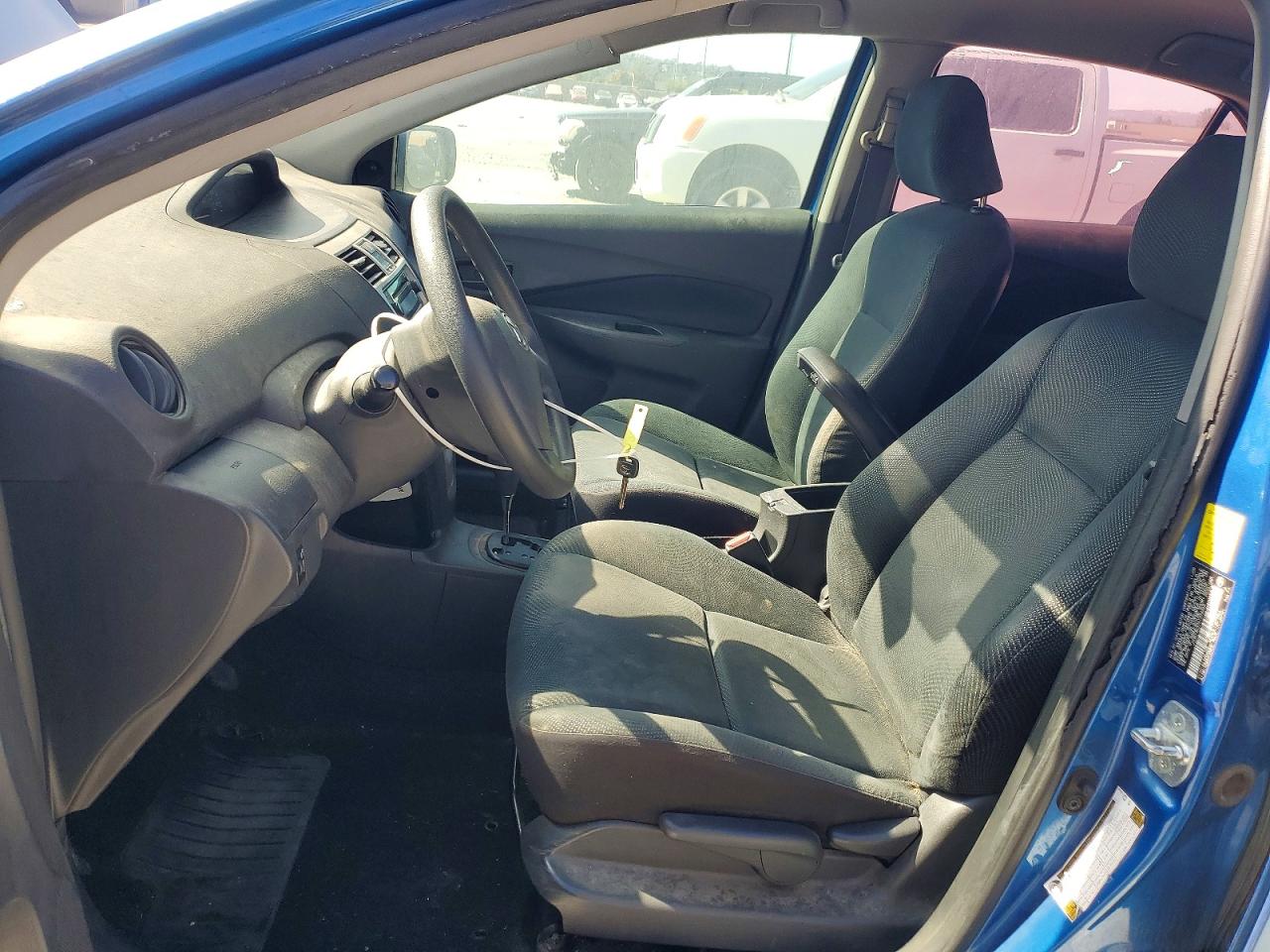 2010 Toyota Yaris Base Blue vin: JTDBT4K37A1374468