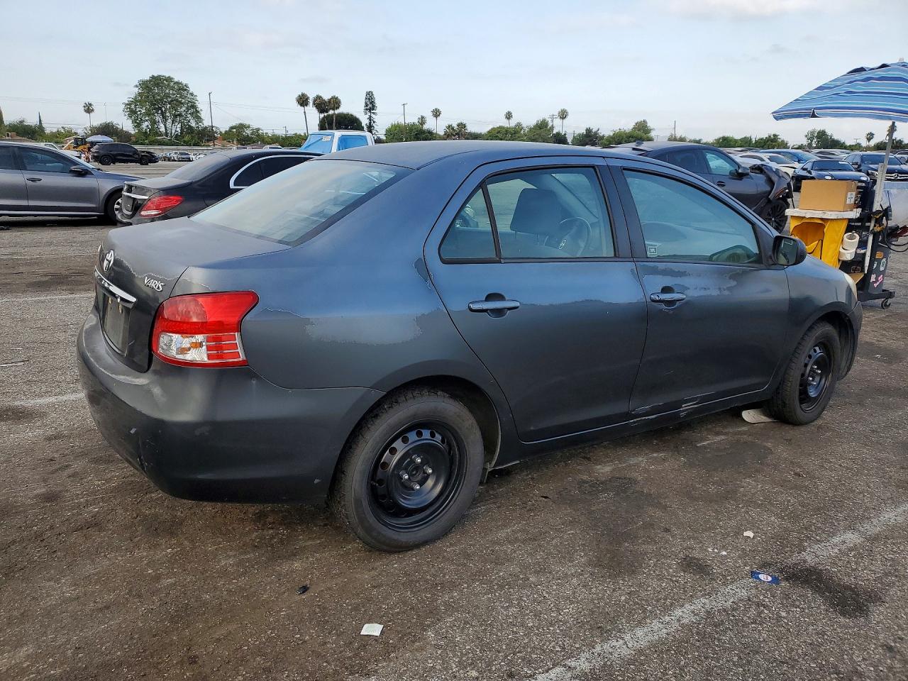 2010 Toyota Yaris Base Gray vin: JTDBT4K37A1397426