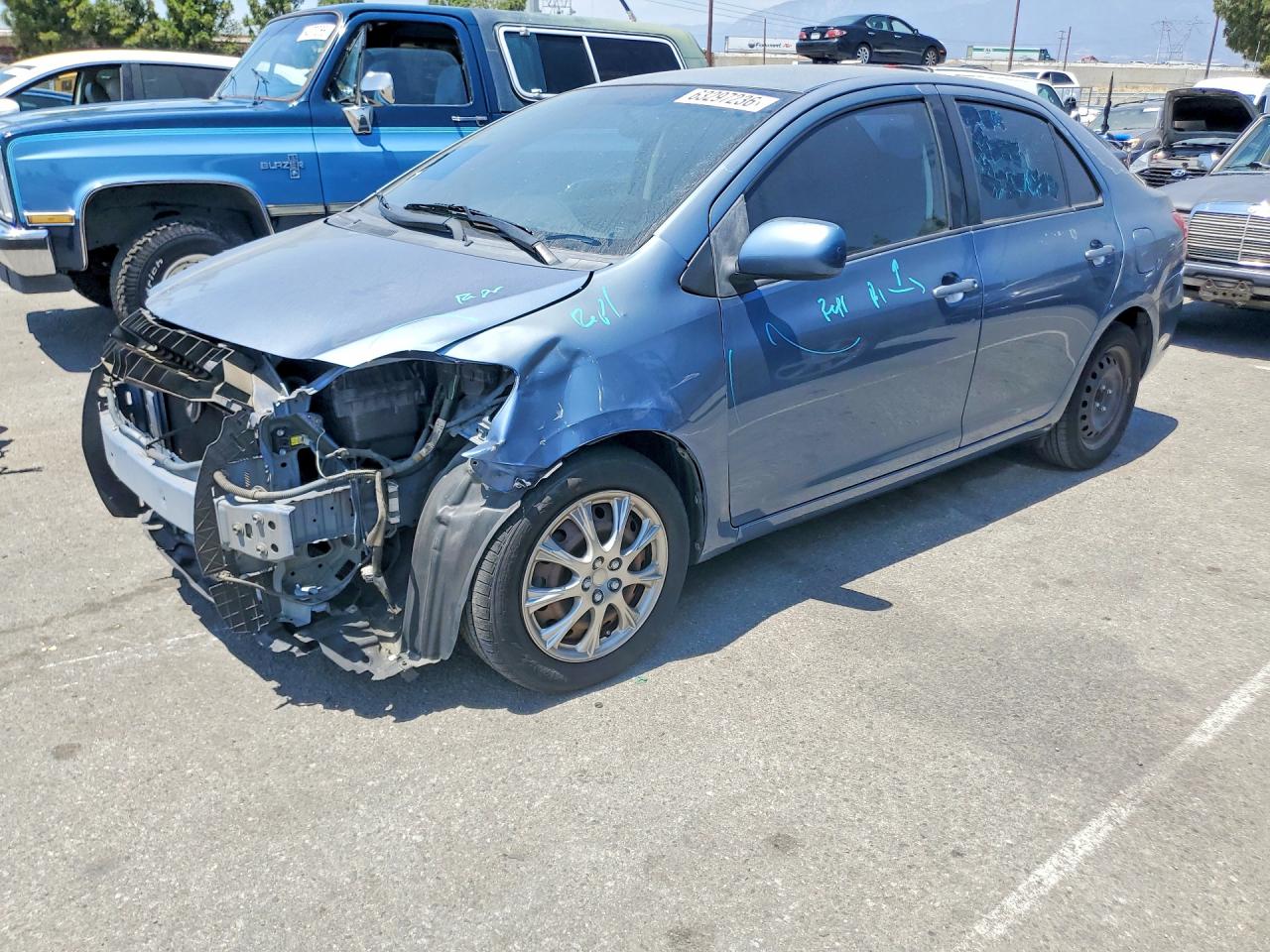2010 Toyota Yaris Base Blue vin: JTDBT4K37A4069910
