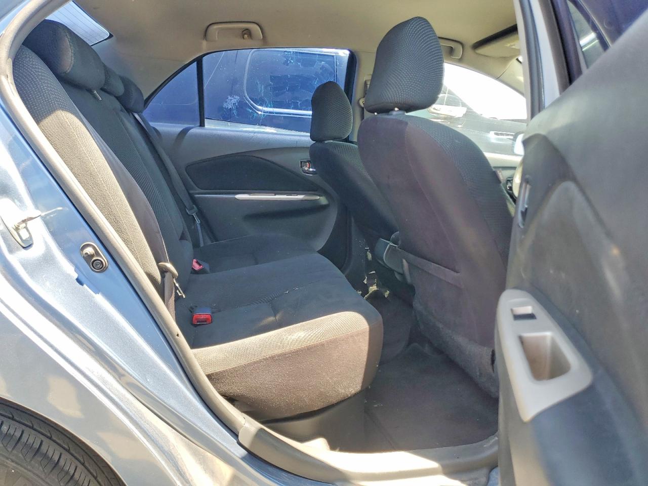 2010 Toyota Yaris Base Синий vin: JTDBT4K37A4069910