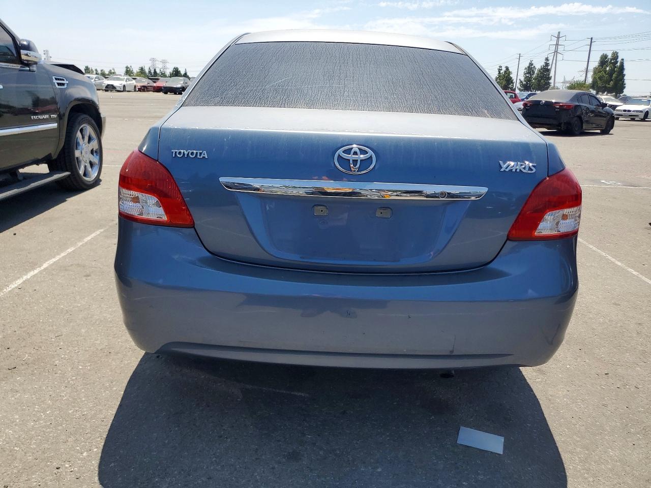 2010 Toyota Yaris Base Синий vin: JTDBT4K37A4069910