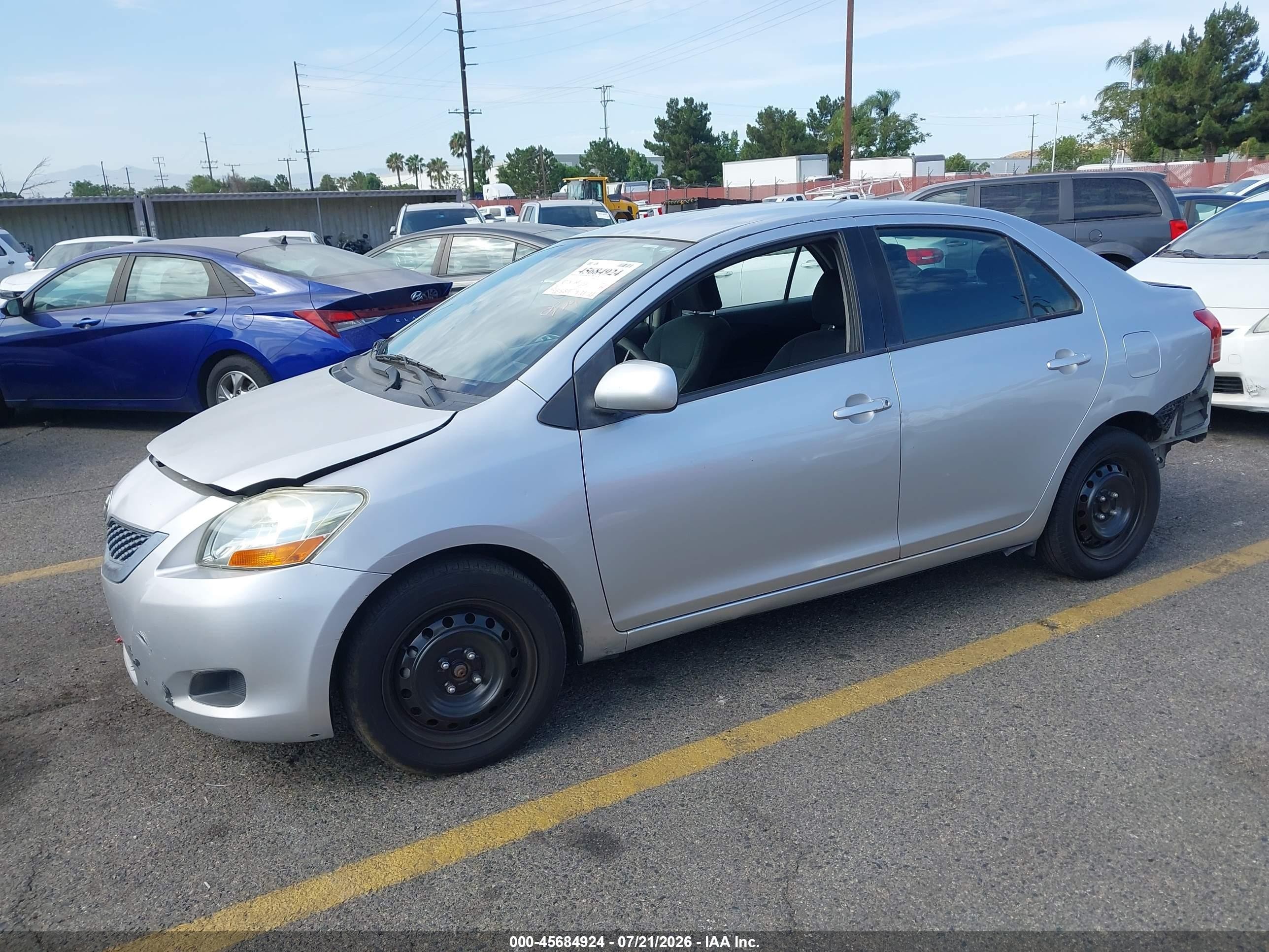 2012 Toyota Yaris   Silver vin: JTDBT4K37C1417385