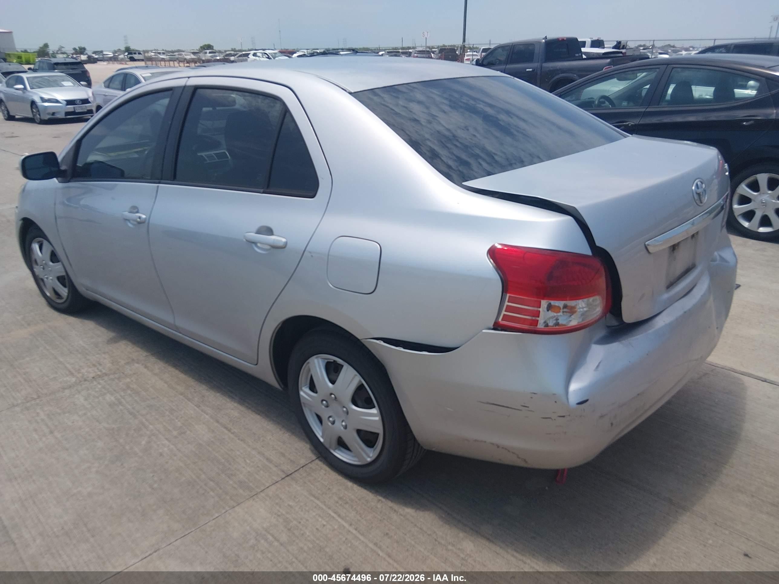 2012 Toyota Yaris   Серебряный vin: JTDBT4K37CL014186