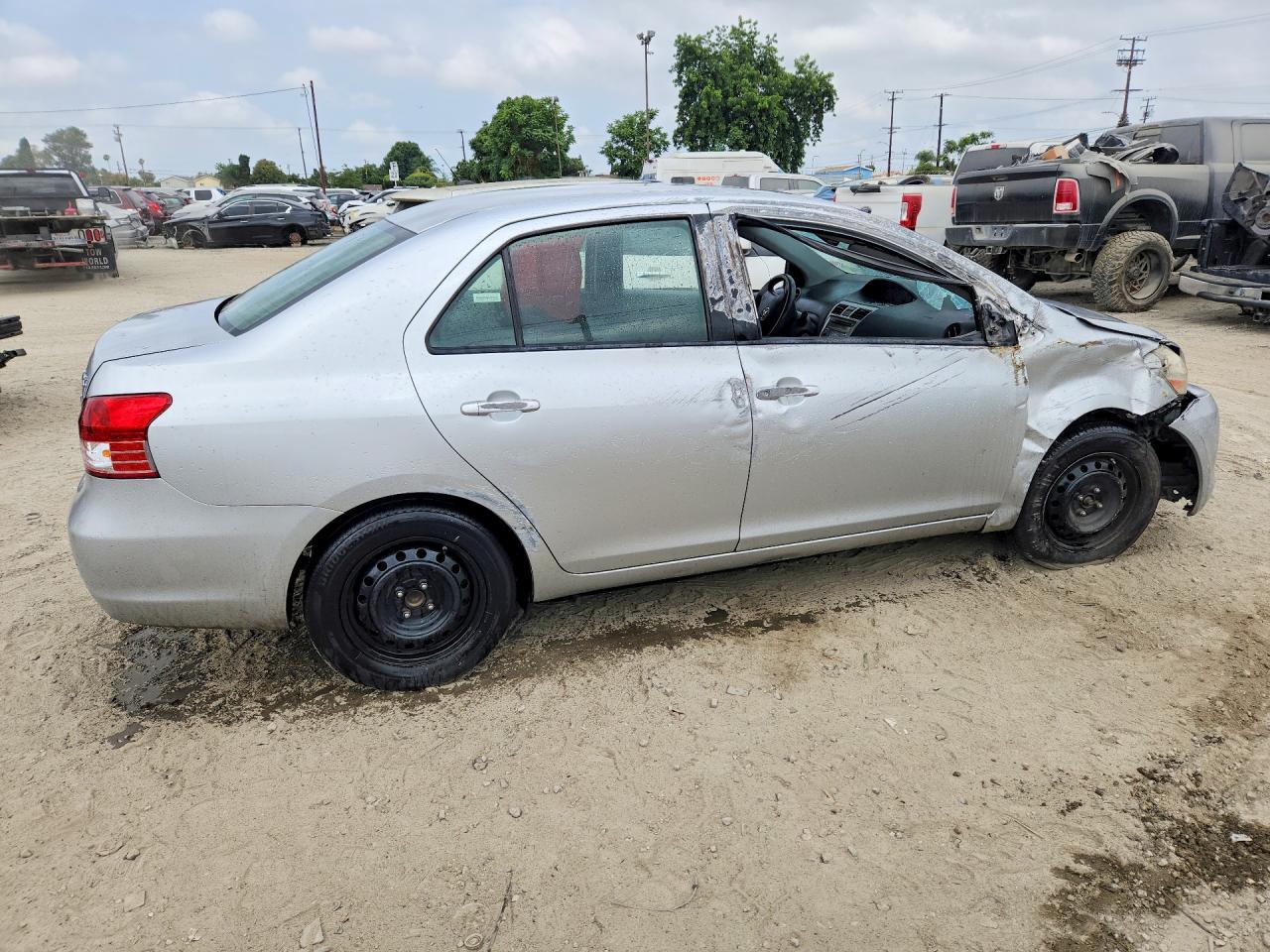 2012 Toyota Yaris Fleet Silver vin: JTDBT4K37CL019985