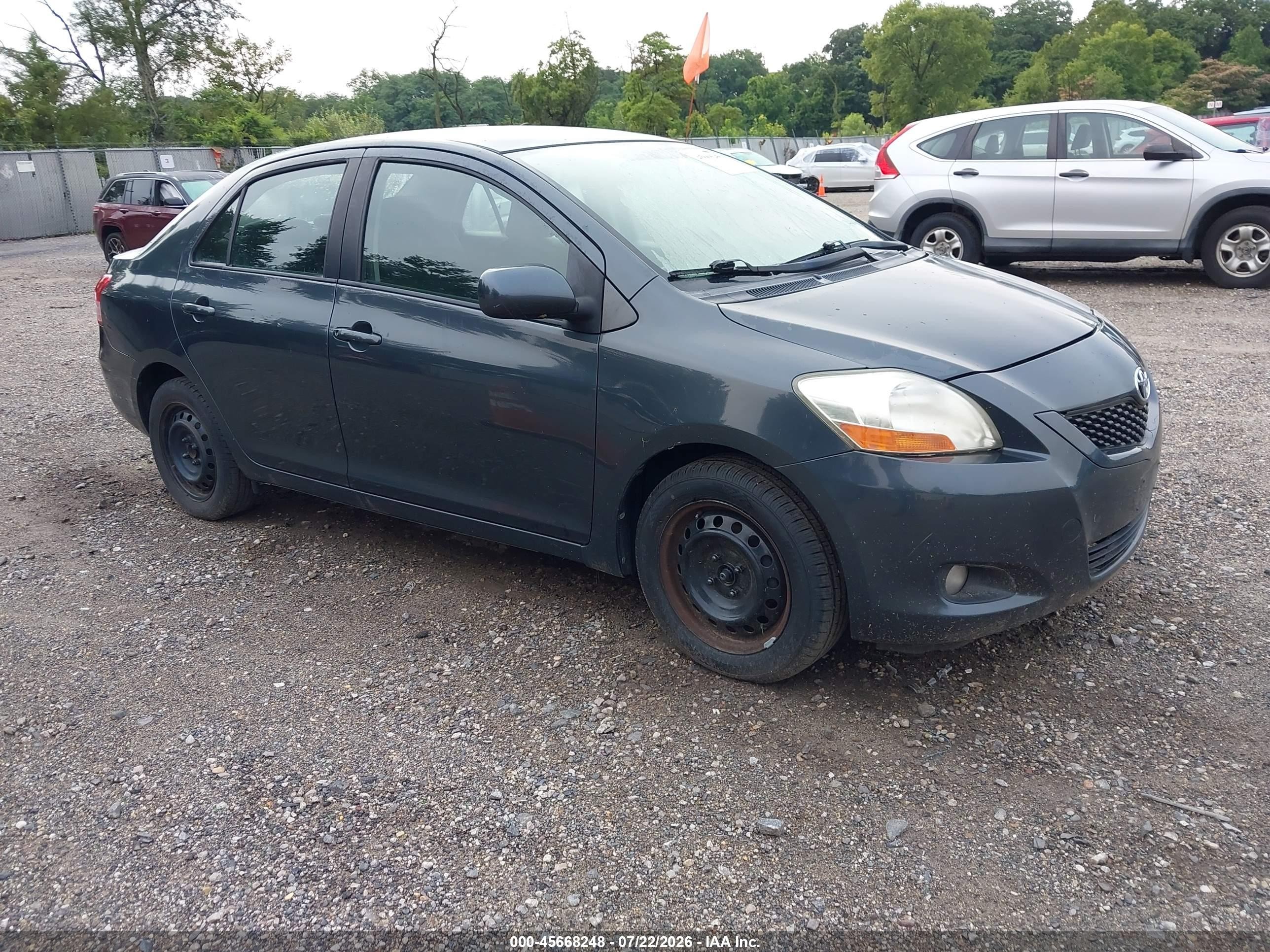 2010 Toyota Yaris   Gray vin: JTDBT4K38A1366993