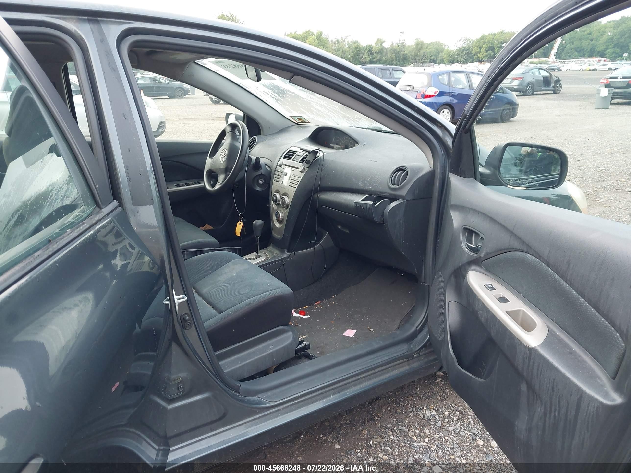 2010 Toyota Yaris   Gray vin: JTDBT4K38A1366993