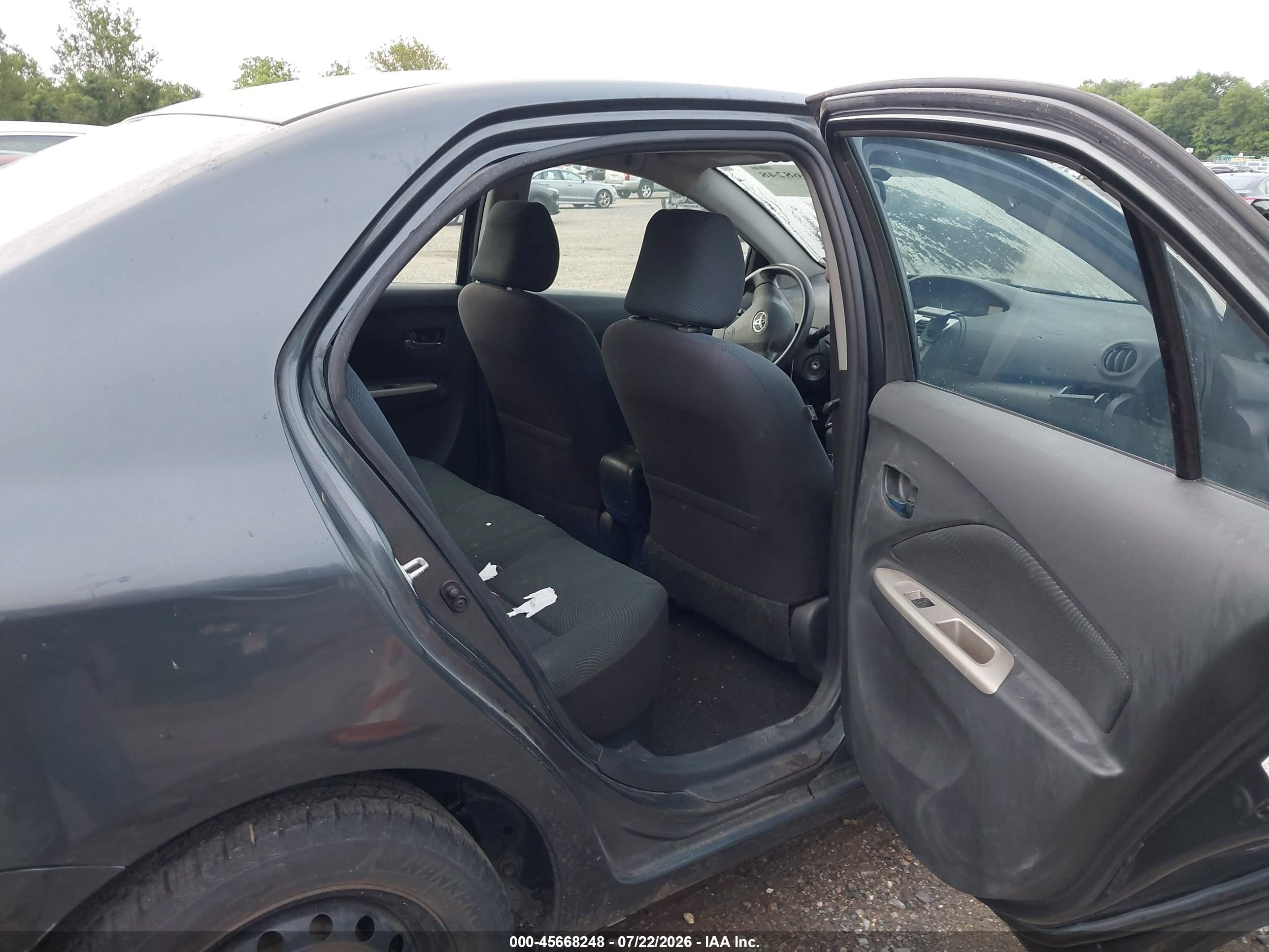 2010 Toyota Yaris   Gray vin: JTDBT4K38A1366993
